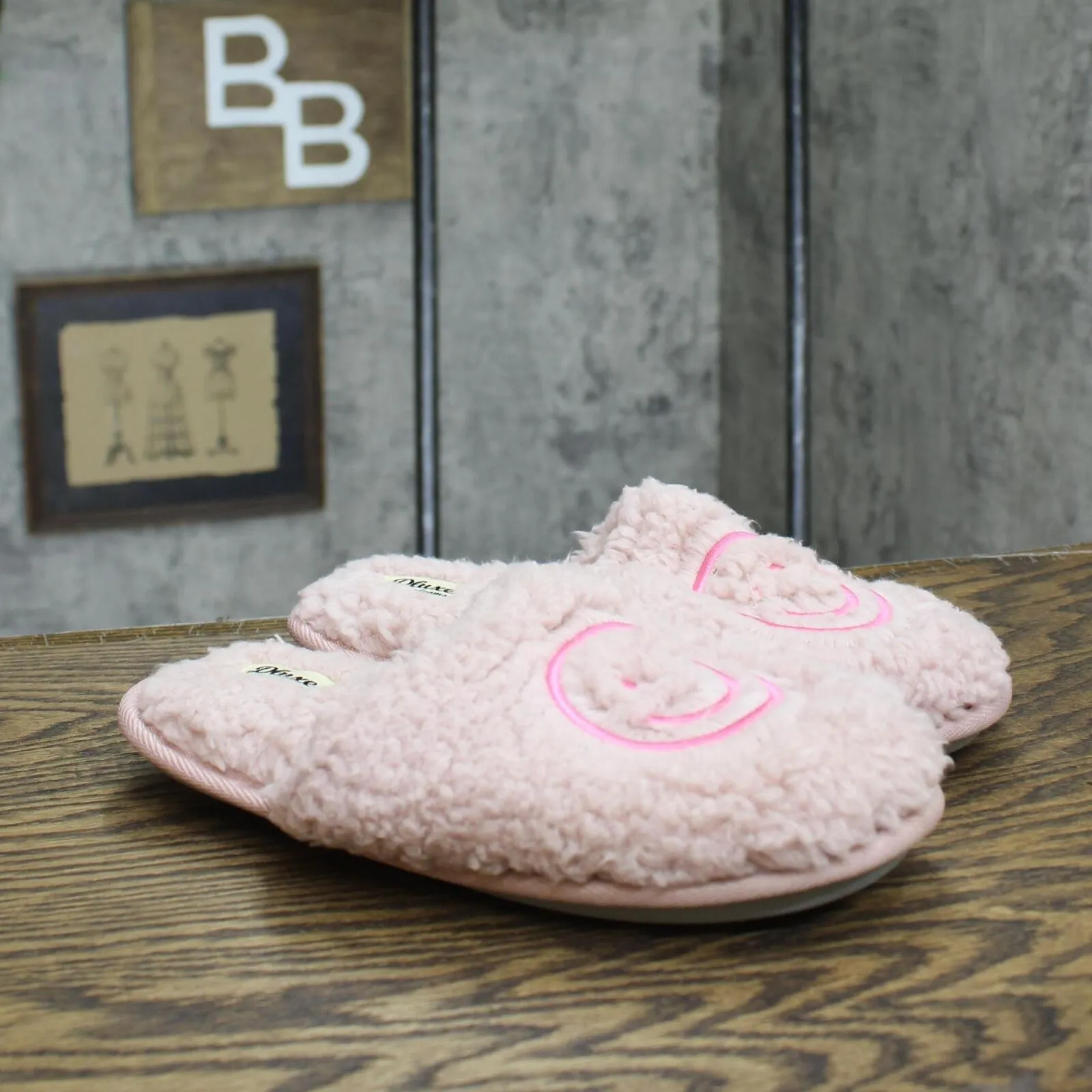 Dluxe By Dearfoams Girls Youth Happy Face Scuff Slippers 88544850 Light Pink 4/5