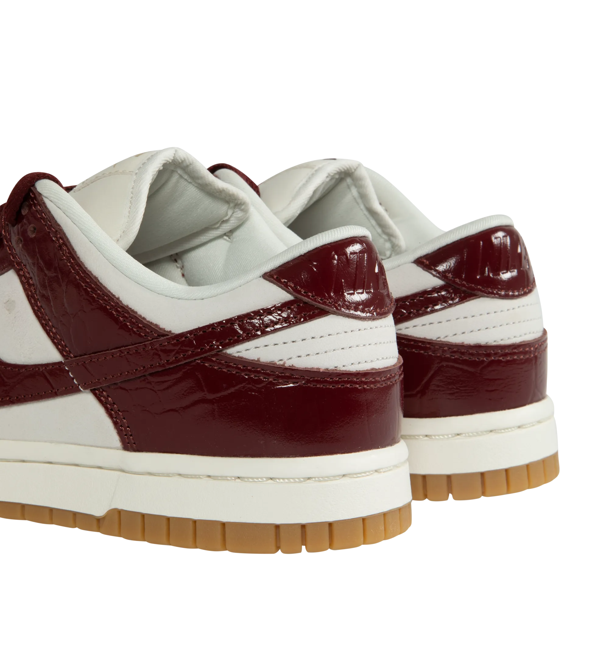 DUNK LOW LX (WOMENS)