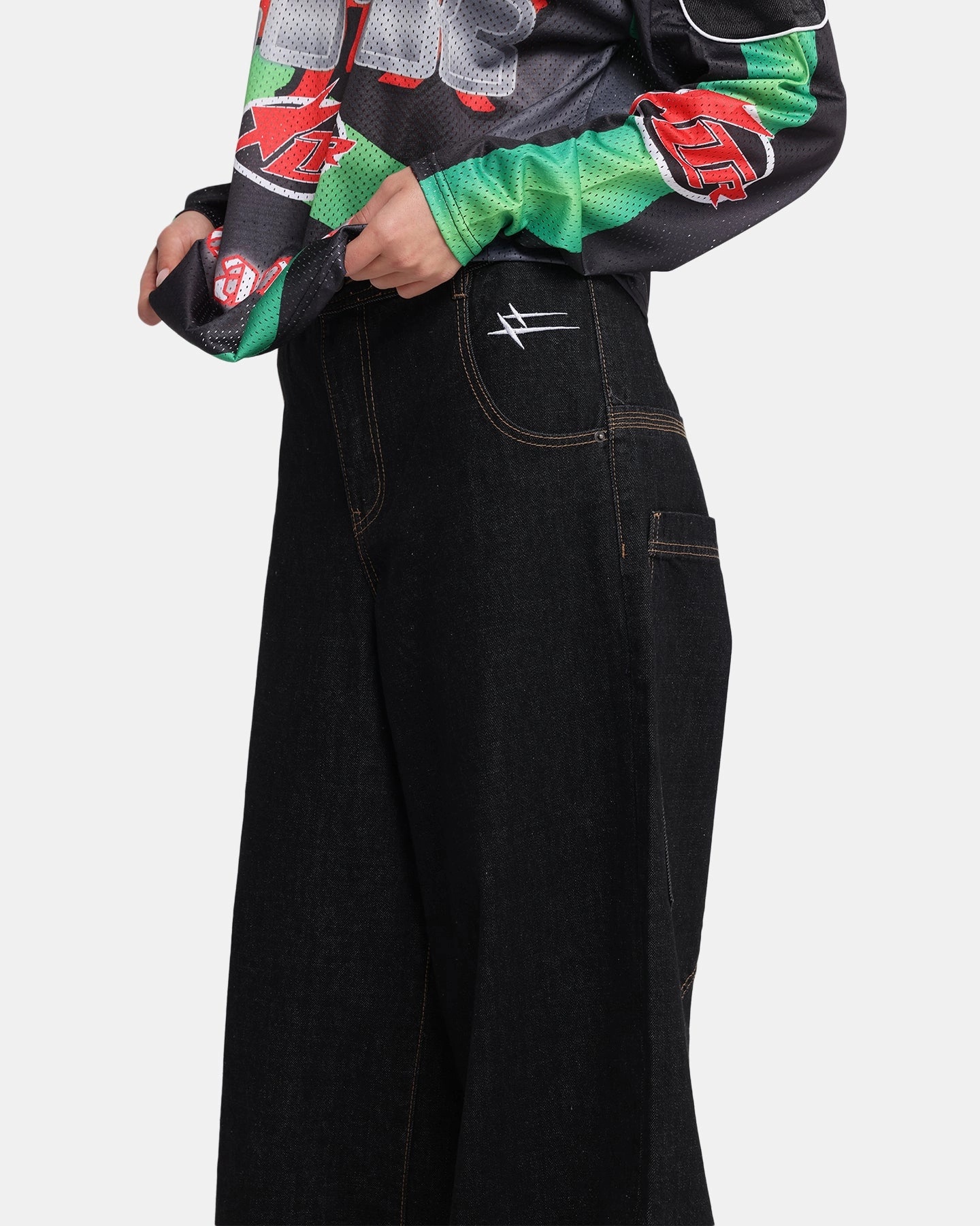 Flattering Fit Chilly Day Wear Loiter Skate Jeans Black