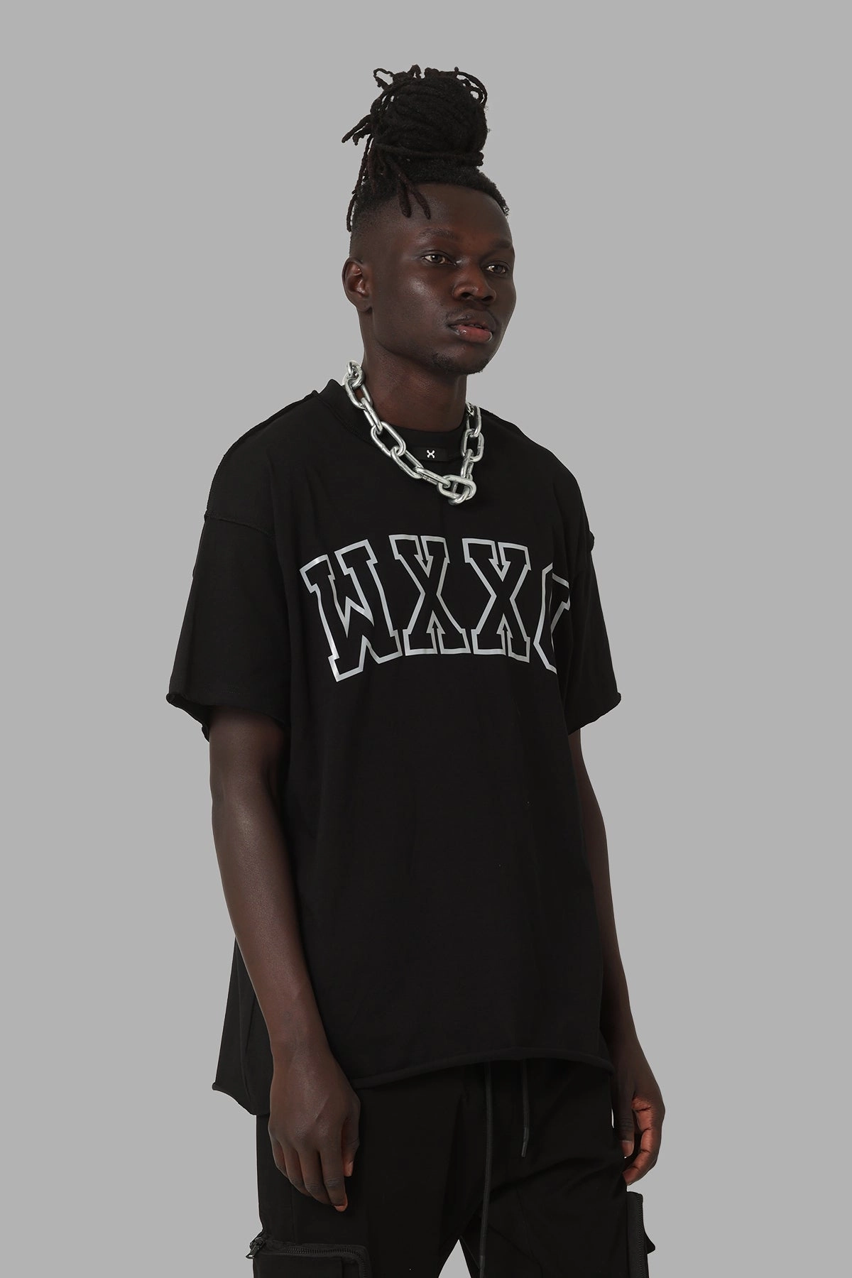 Daily Trend Look DXXMLife L-6 A Hi Vis Oversized T-Shirt Black