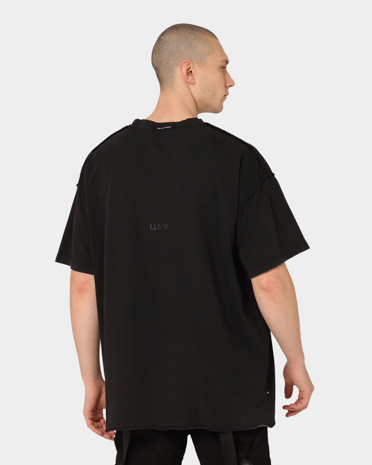 Minimal Trend Denim combination The Anti Order Anti Essential Oversized T-Shirt Black