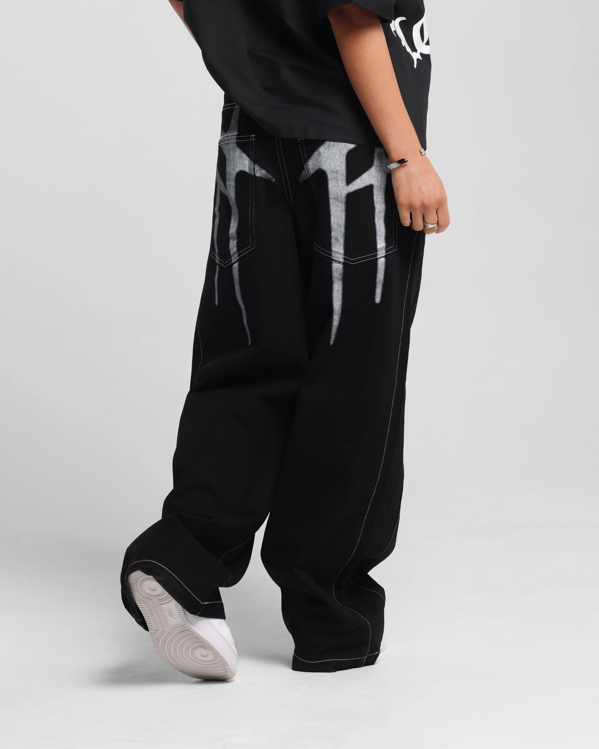 Heat Dissipating Breathable Design Loiter Shadow Jeans Black