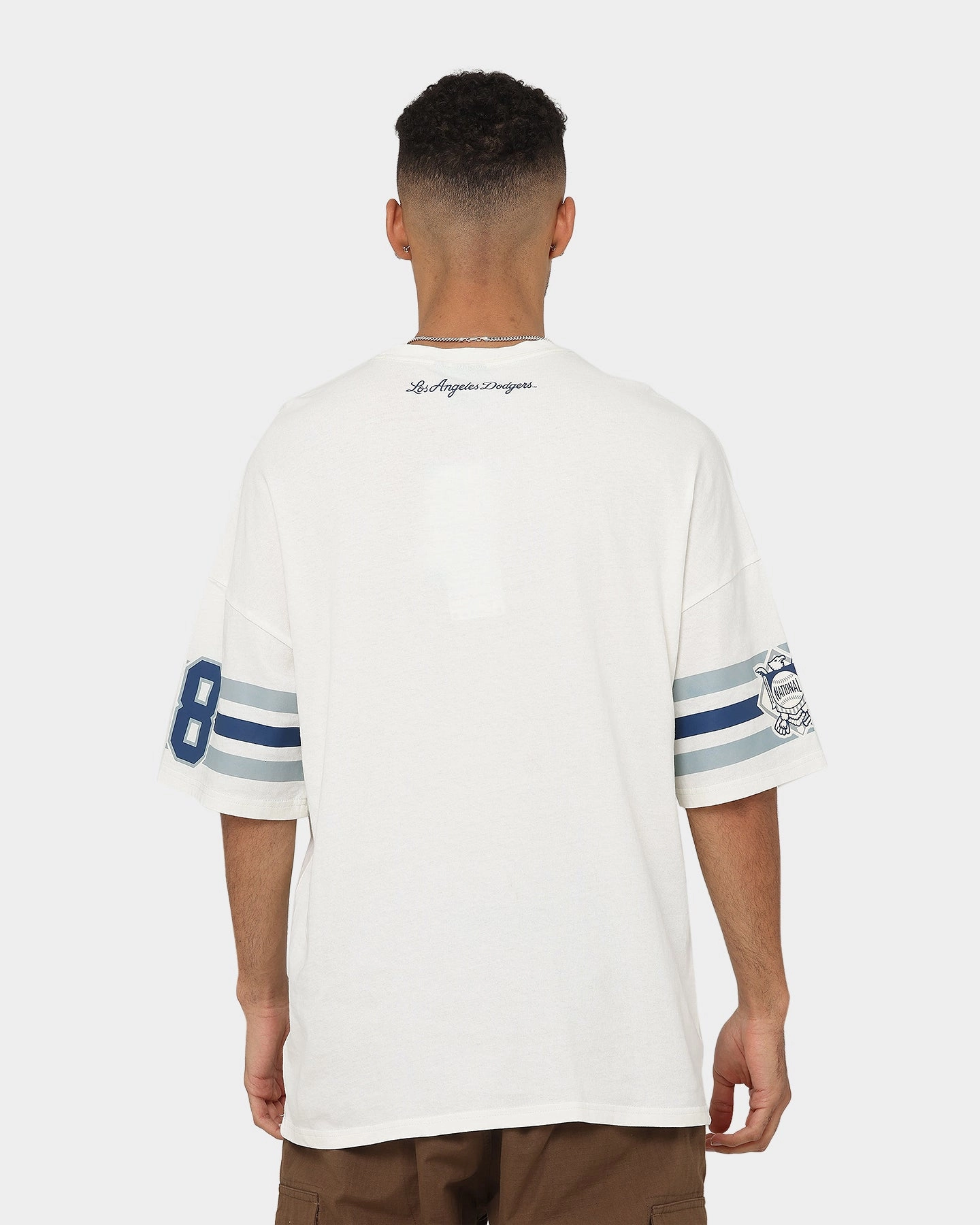 Sporty and Stylish Majestic Athletics Los Angeles Dodgers Champion Arch Stripe Oversized T-Shirt Optic White