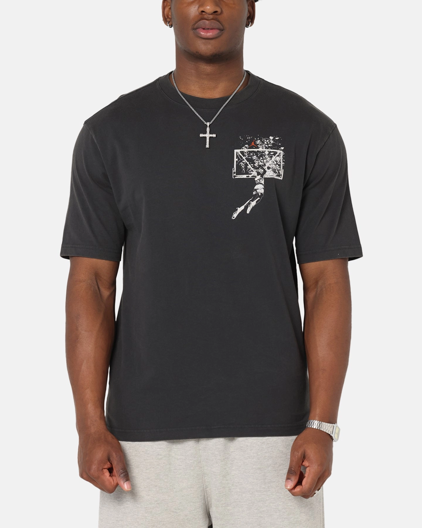 Chill Comfort Bold and Comfortable Jordan Brooklyn Shattered Back Board Oversized Graphic T-Shirt Off Noir/Sail