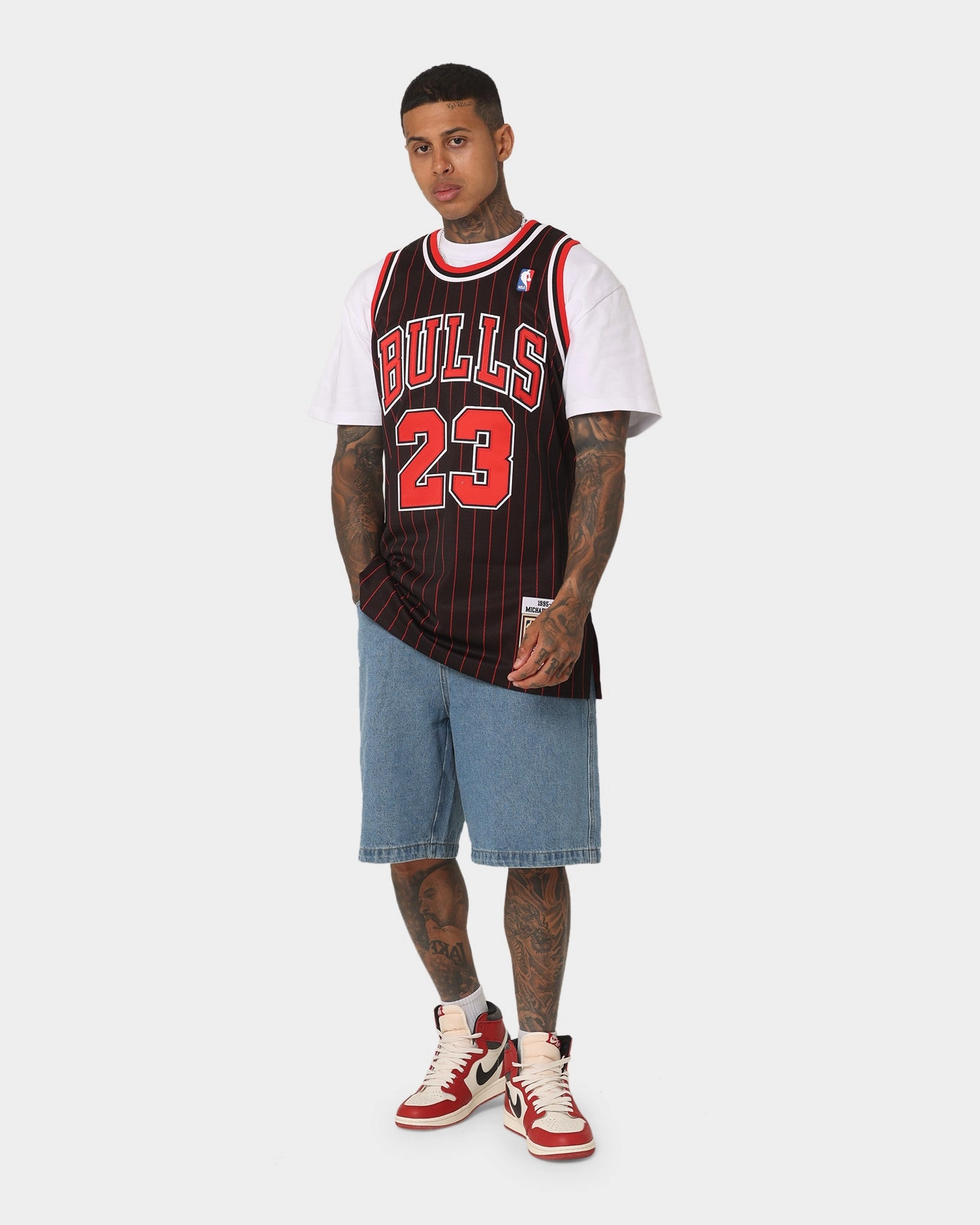 Mitchell & Ness Chicago Bulls Michael Jordan '95-'96 #23 Authentic Jersey Black Move Easy Any Move
