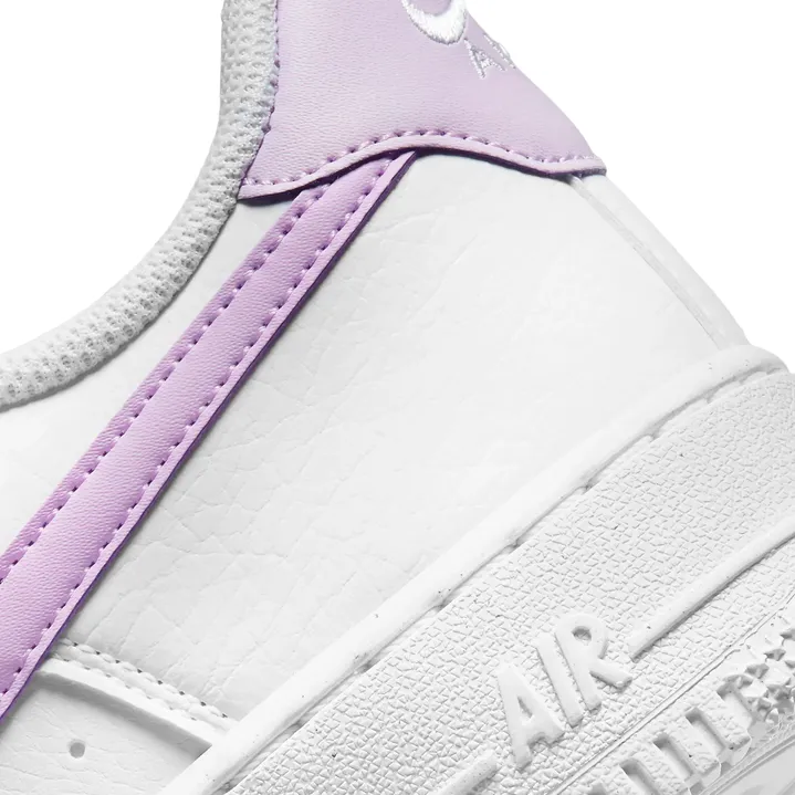 Nile scarpa sneaker da donna Air Force 1 '07 Next Nature DN1430-105 bianco-glicine Variable Lacing