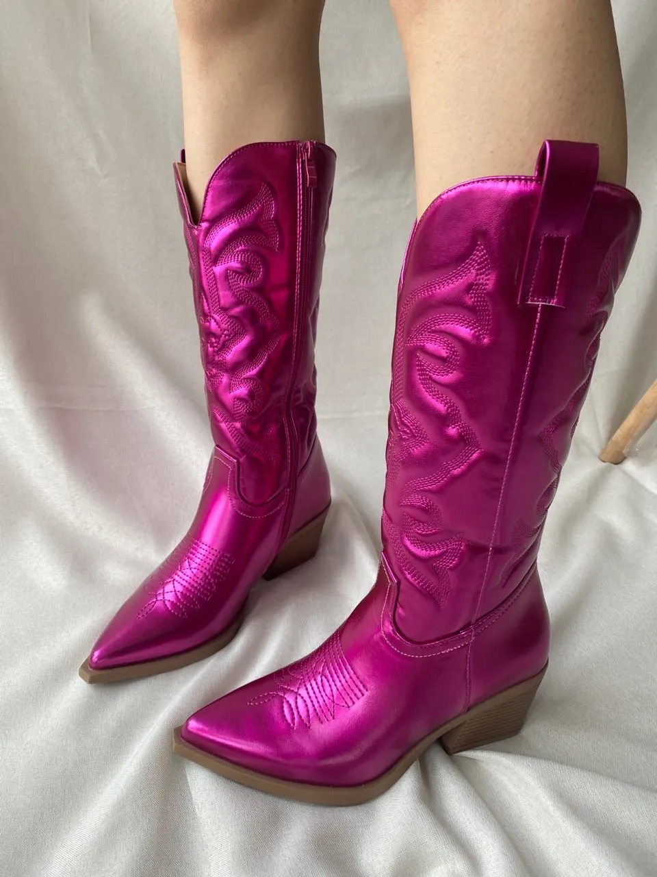 Gardenia Shiny Metallic  Embroidery Boots