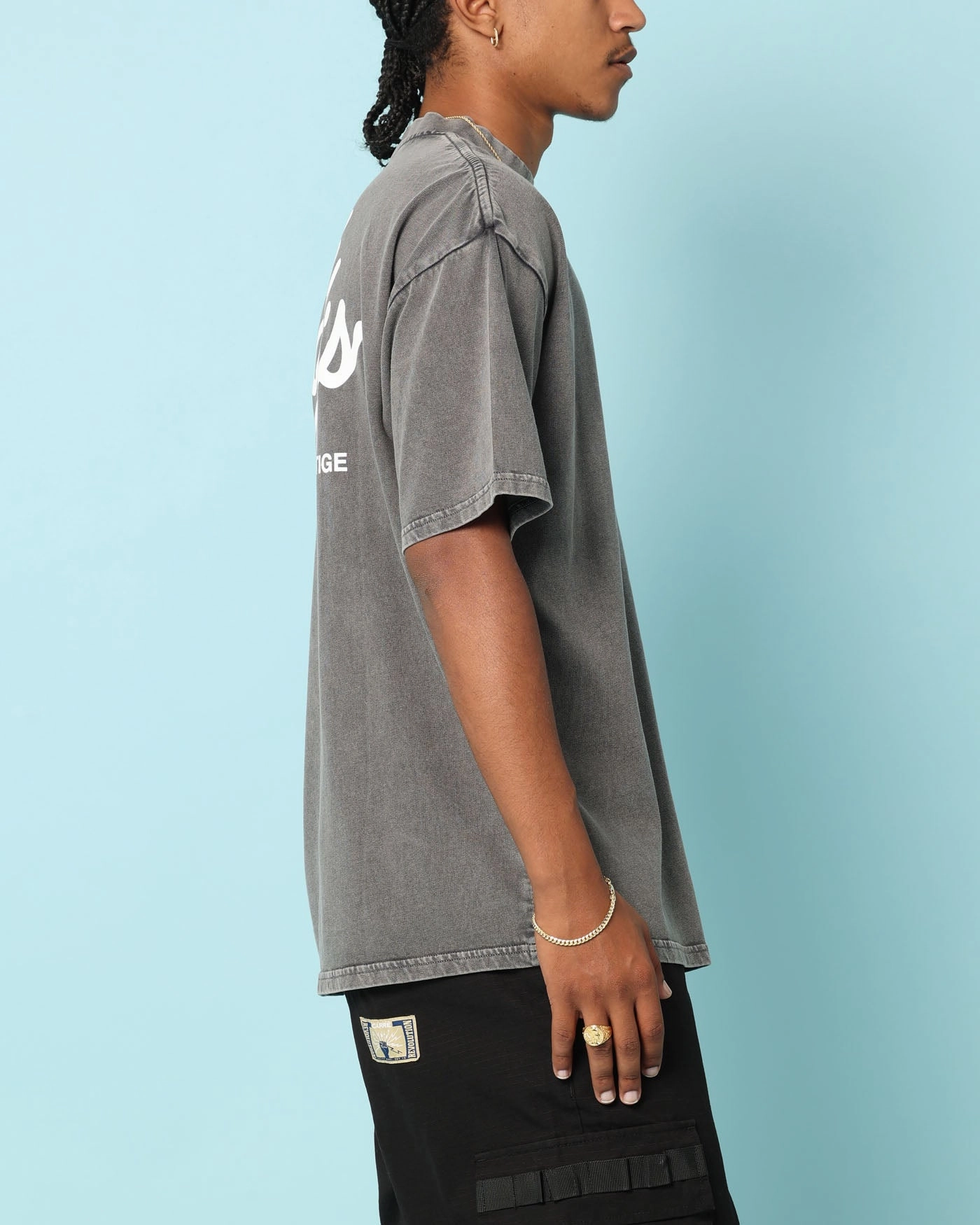 Stylish Wear TexturedWeavePattern Carr?? Gorgeous Script Oversized T-Shirt Washed Charcoal