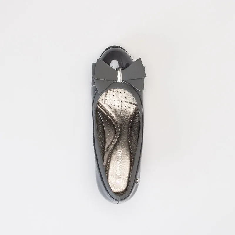 Giovanni Women Patent Bow Block Heel Shoe _ 150610