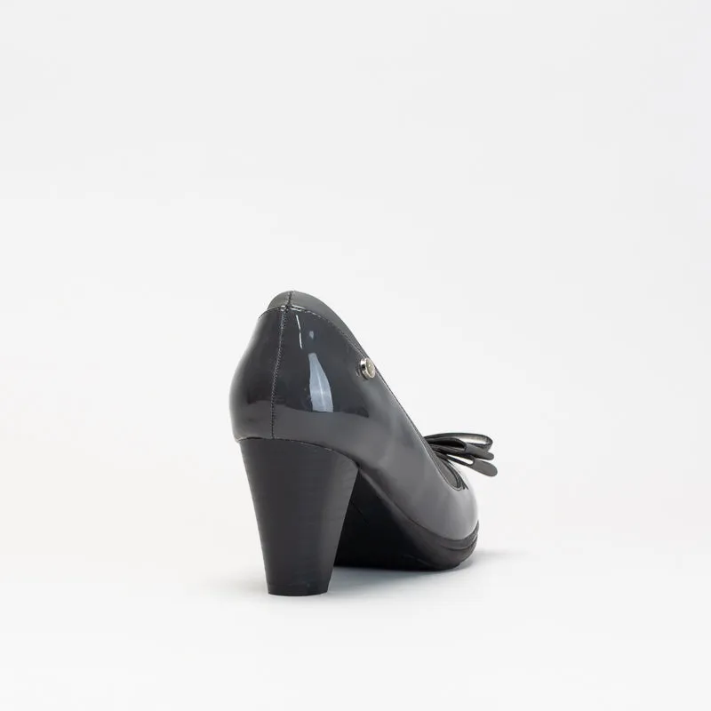 Giovanni Women Patent Bow Block Heel Shoe _ 150610