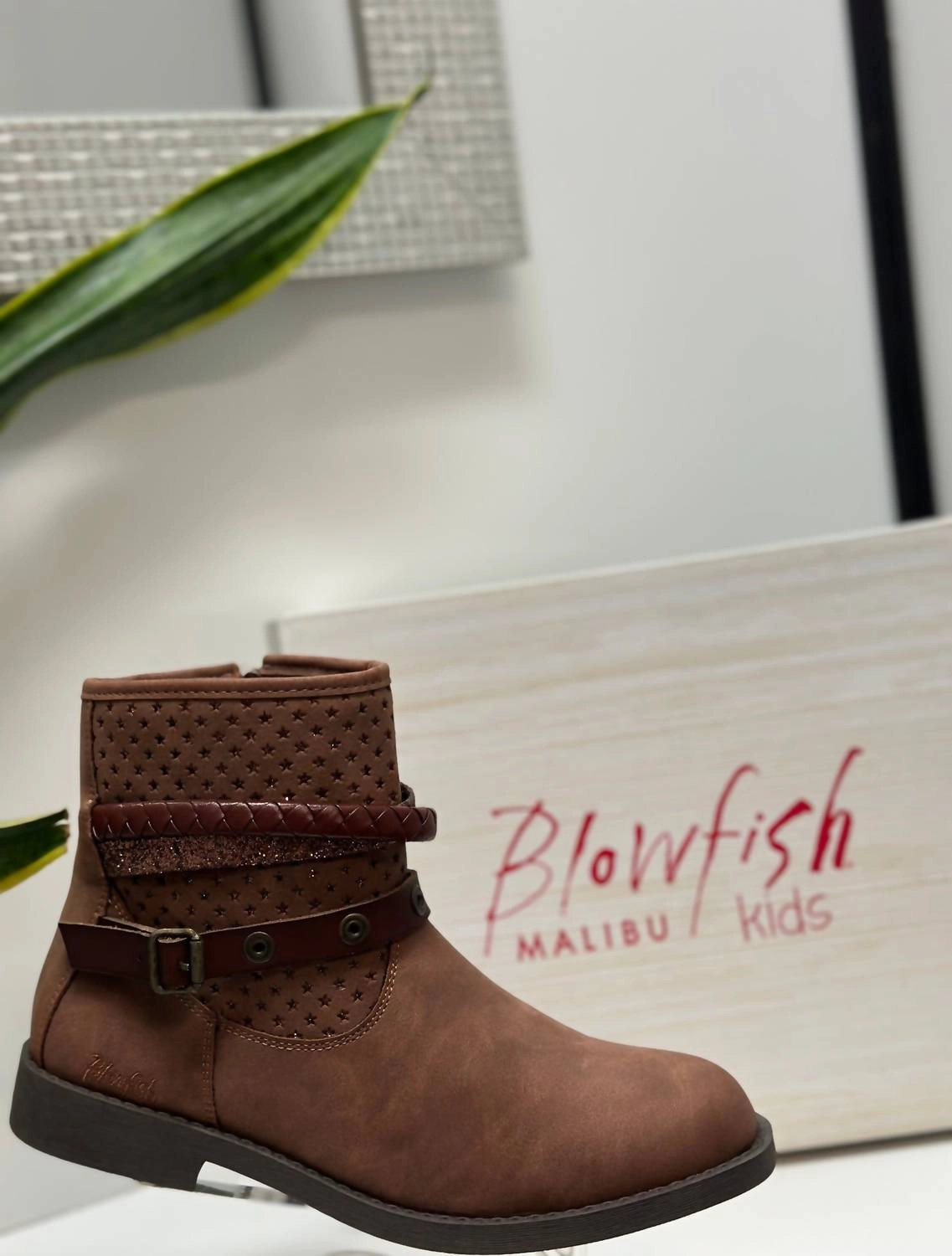 Seamless Uppers Girl's Kearney Boots In Whisky