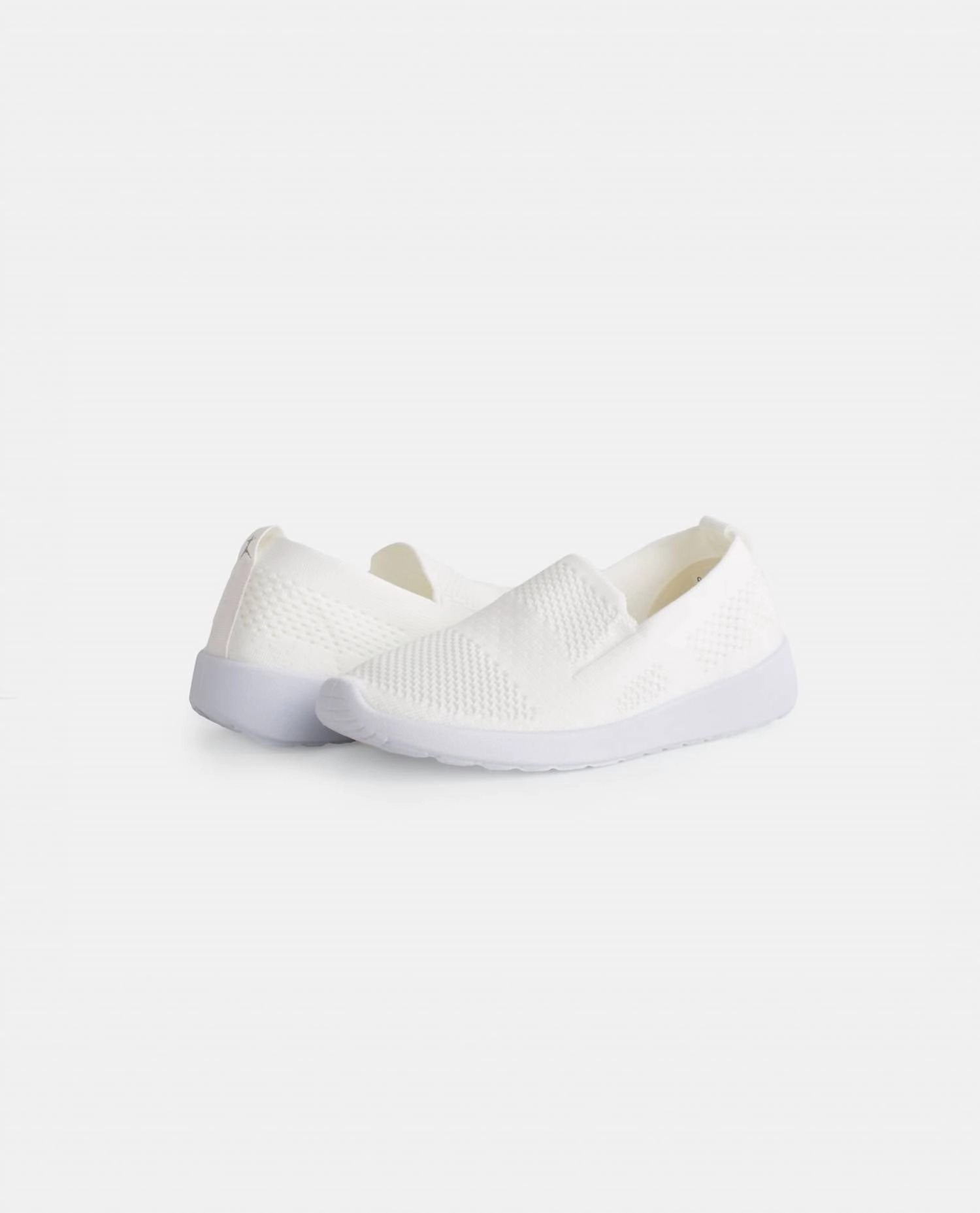 Thermoplastic Compound Non Slip Insole Girls Admire Slip On Sneaker In White