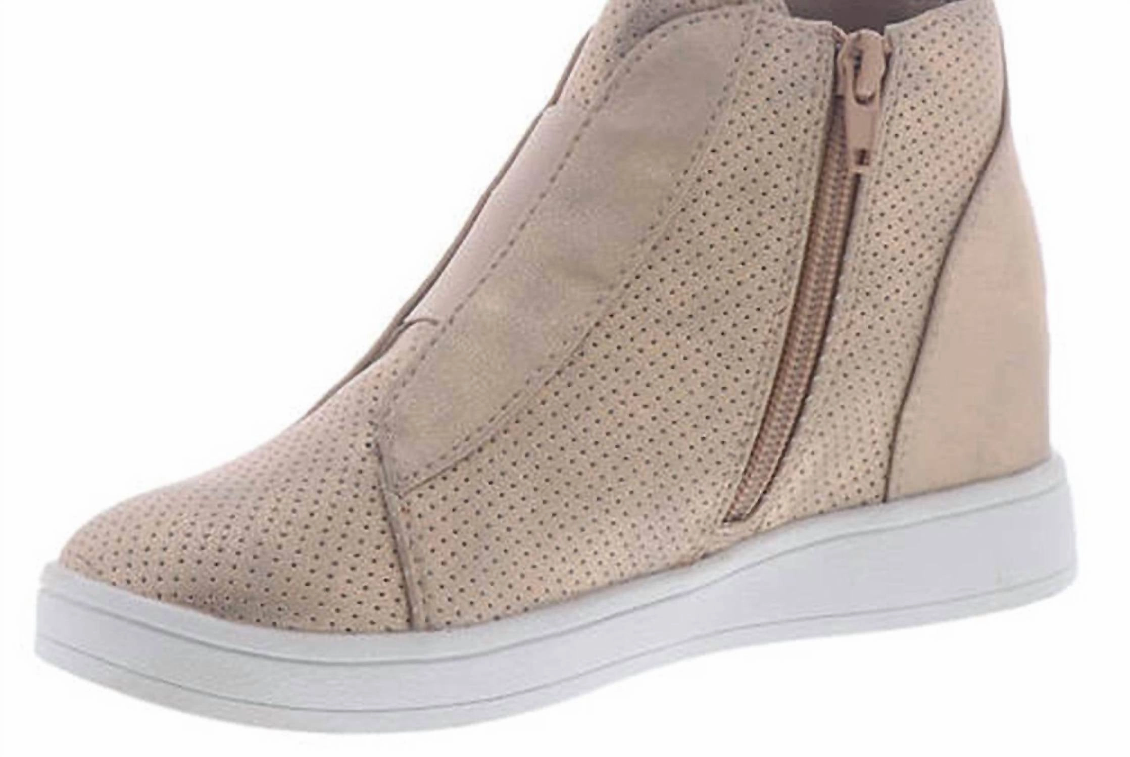 Girls Gracey Boot In Stone Endurance Run Rolling Motion Design