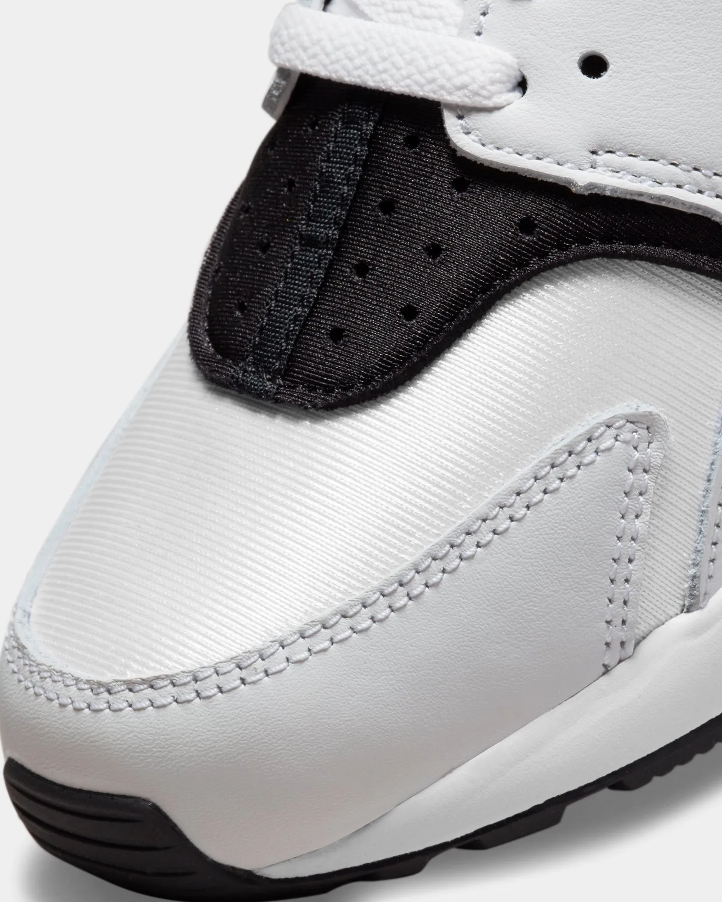 Nike Women's Air Huarache White/Black age - appropriate shoes Ankle Stability Design