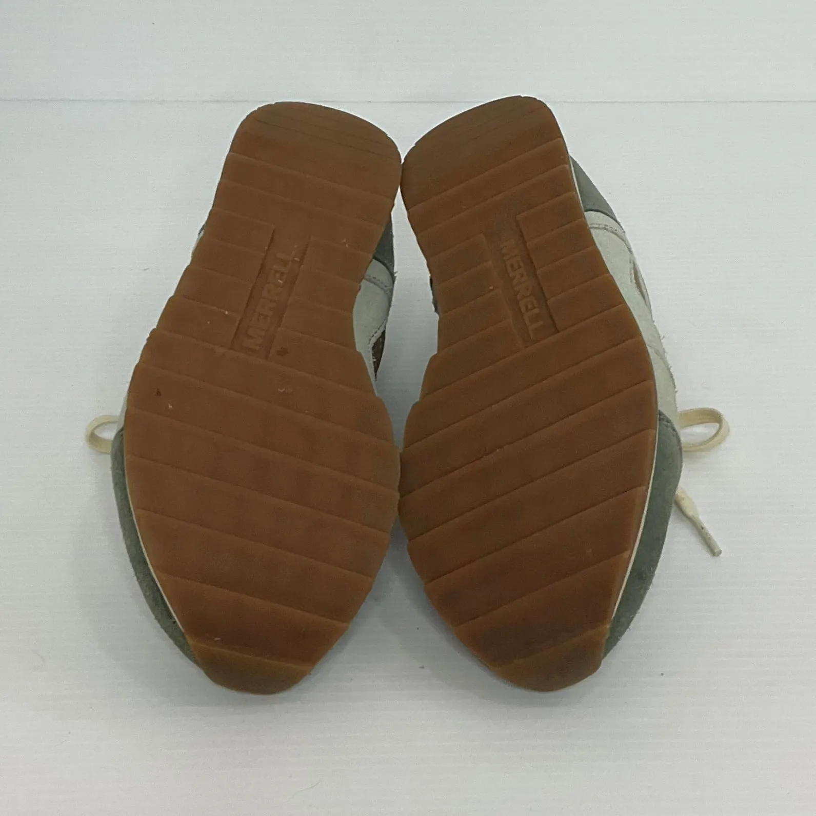 Green Shoes Athletic Merrell, Size 7