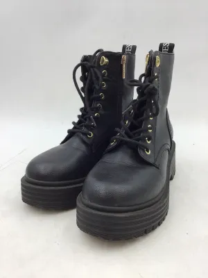 Guess Women's Black Biker Boots - Size 5.5M