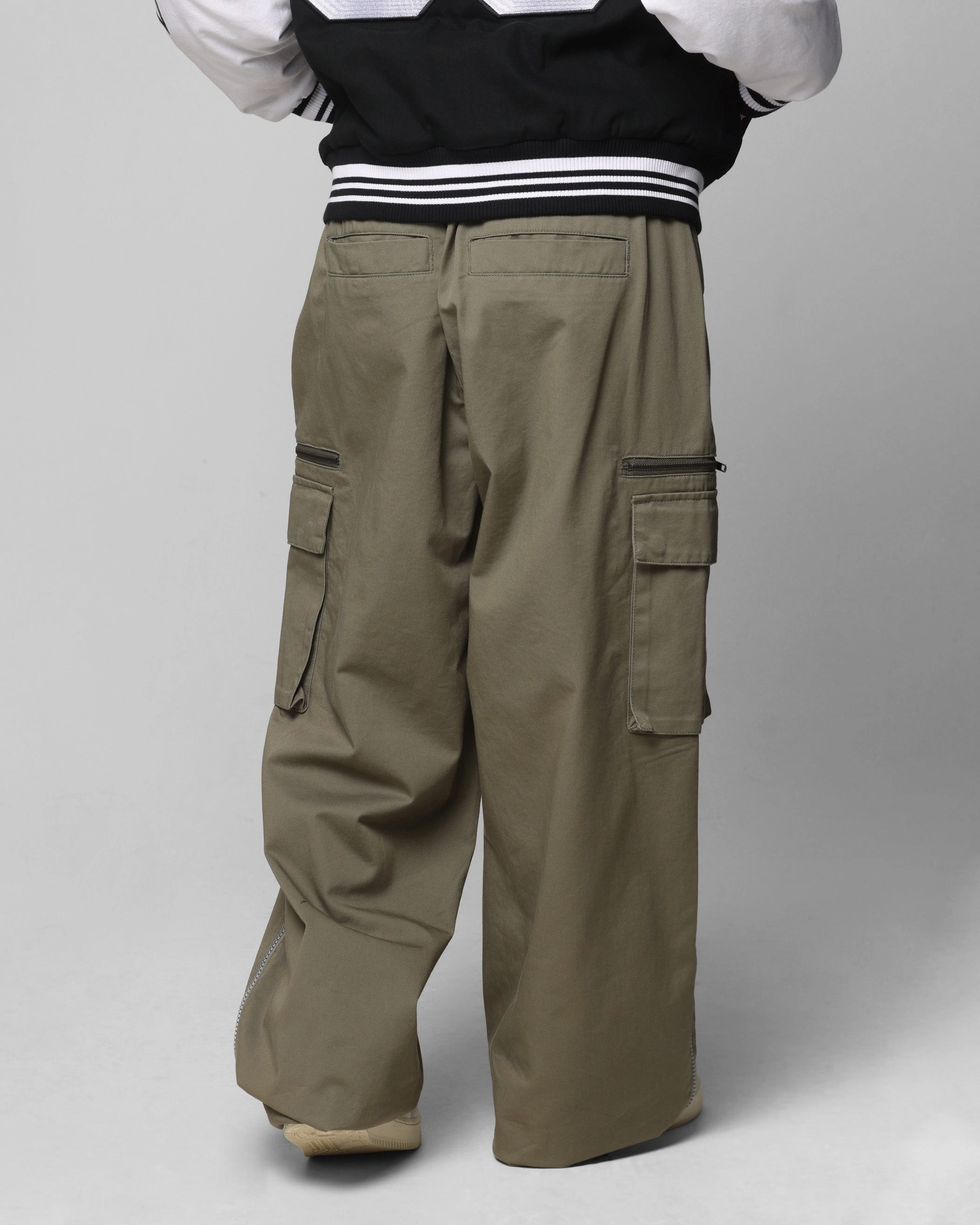 All Season Versatility Loiter Shadow Cargo Pants Khaki