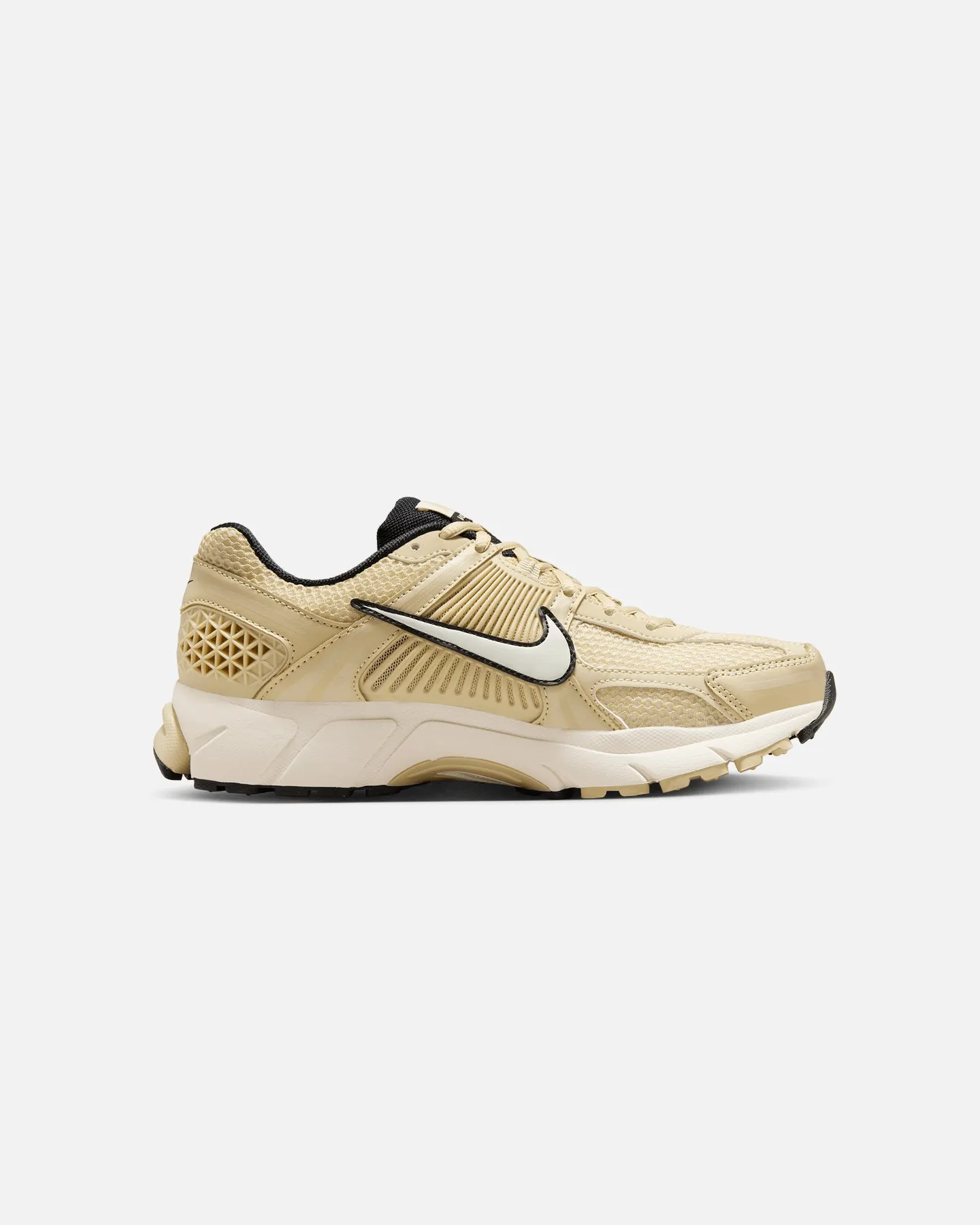 post - run recovery Nike Women's Zoom Vomero 5 Team Gold/Soft Pearl