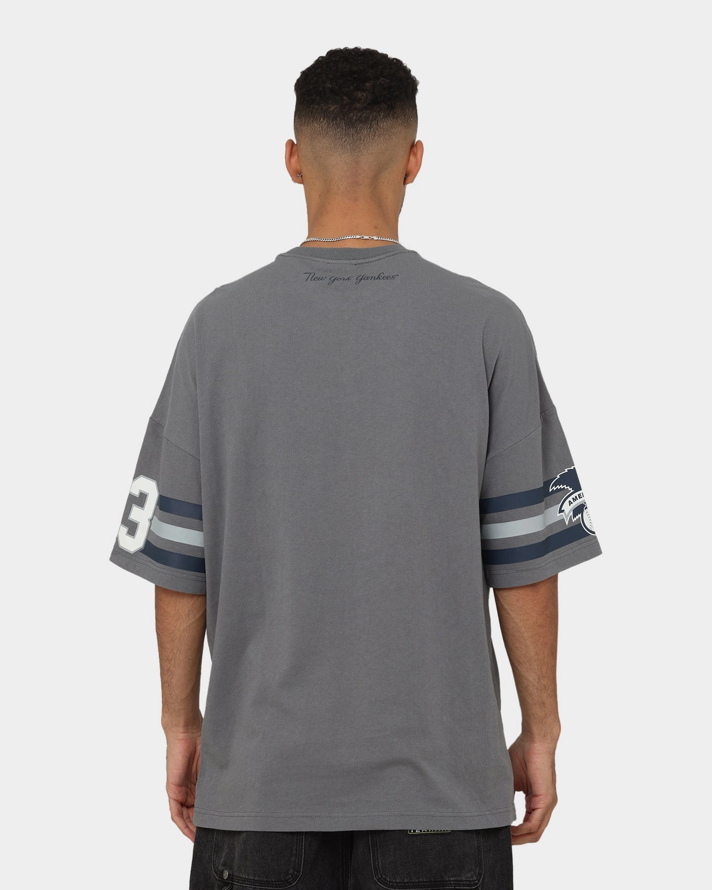 Majestic Athletic New York Yankees Champion Arch Stripe Oversized T-Shirt Gunmetal Grey ethical Weekend Comfort Style