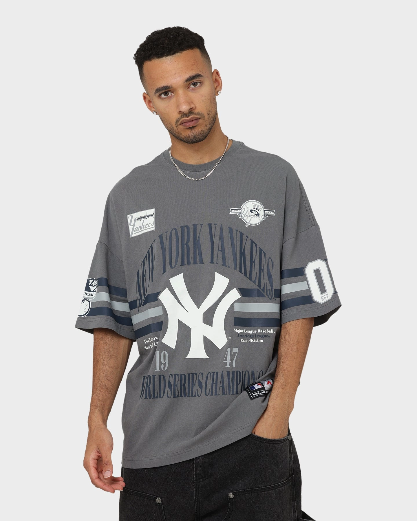 Bright Color Majestic Athletic New York Yankees Champion Arch Stripe Oversized T-Shirt Gunmetal Grey