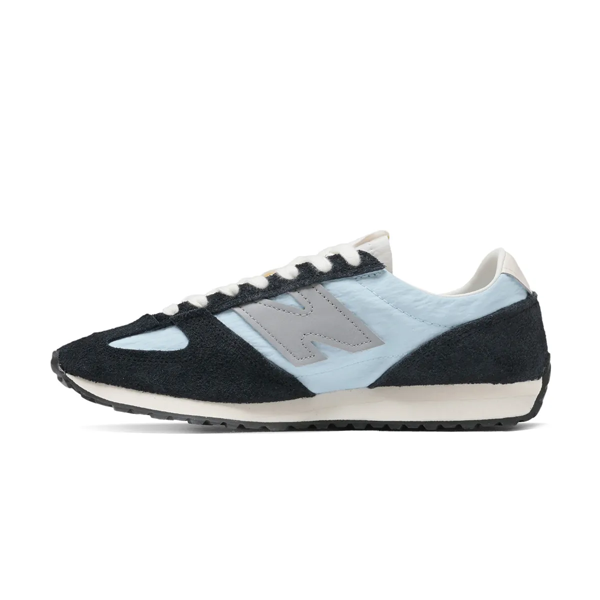 Fresh flexibility 471 'Light Chrome Blue'