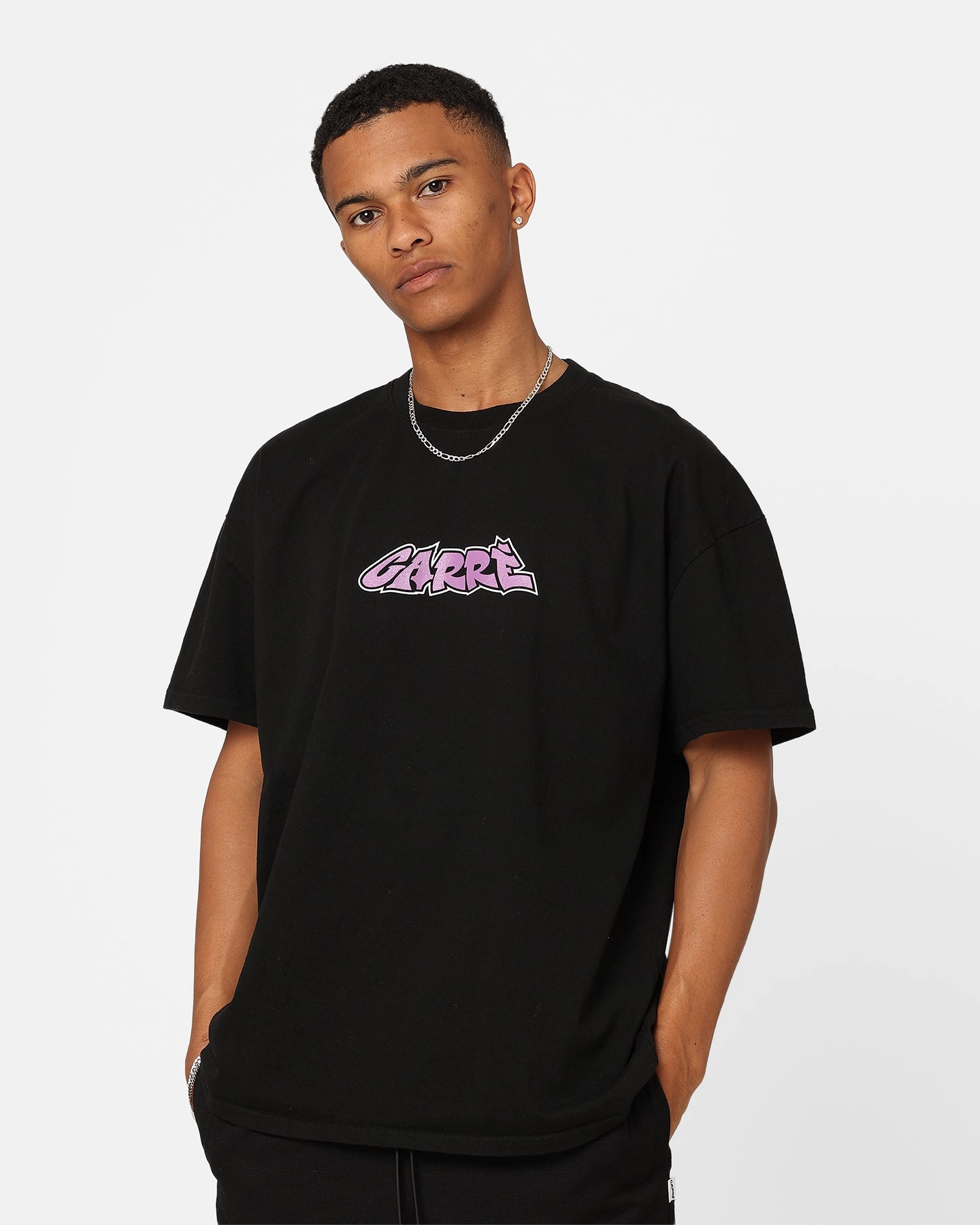Carre The Friend Oversized T-Shirt Black Bright and Bold Day-to-Night Look