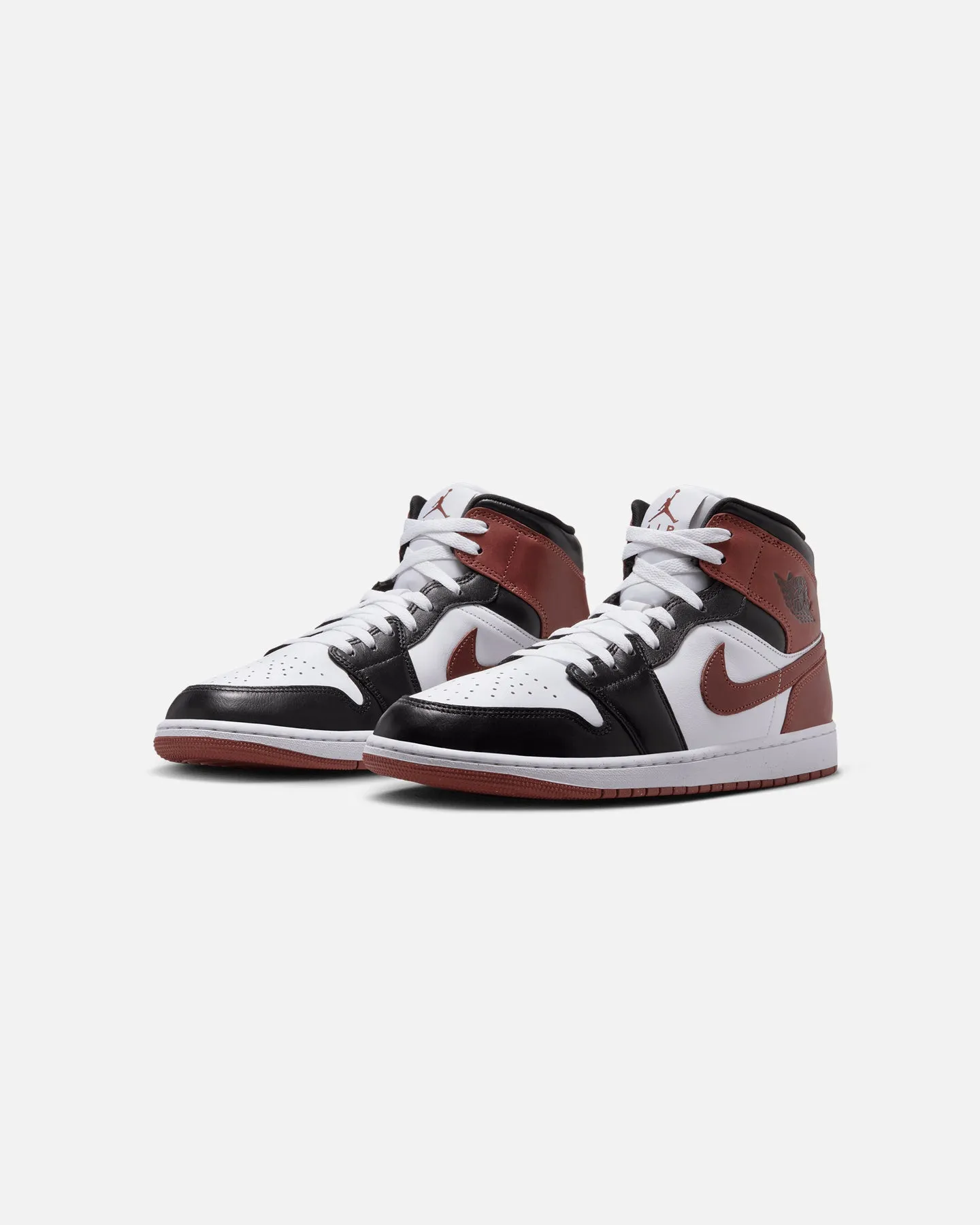 Jordan Air Jordan 1 Mid SE "Dark Pony" White/Dark Pony-Black Slim Look Jump Support