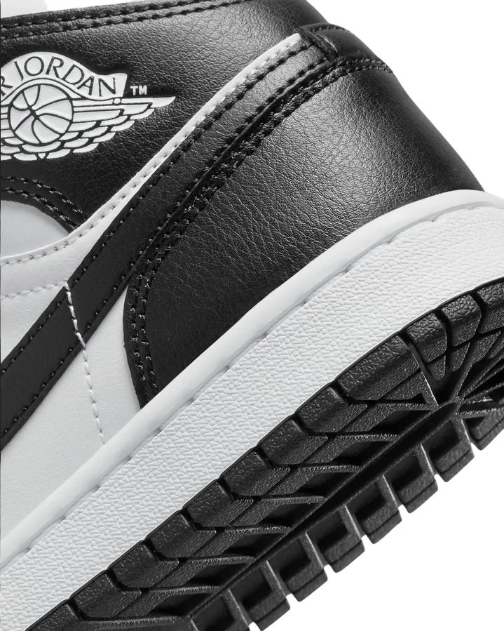 Balanced Cushioning Matrix Jordan scarpa sneakers da donna Air Jordan 1 Mid DV0991 101 bianco-nero