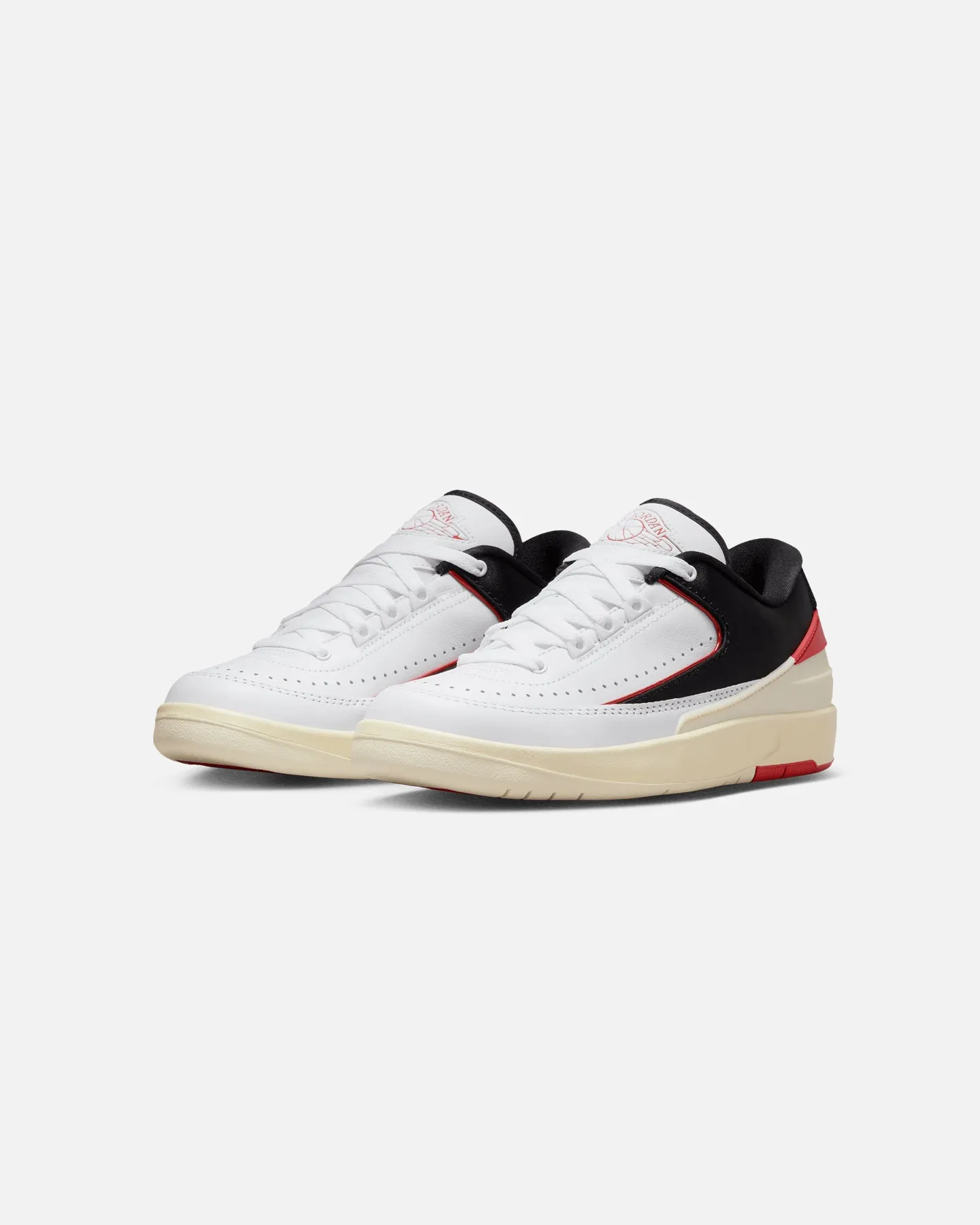 Jordan Women's Air Jordan 2 Retro Low "Chicago" White/University Red flexible fabric shoes running with a whistle