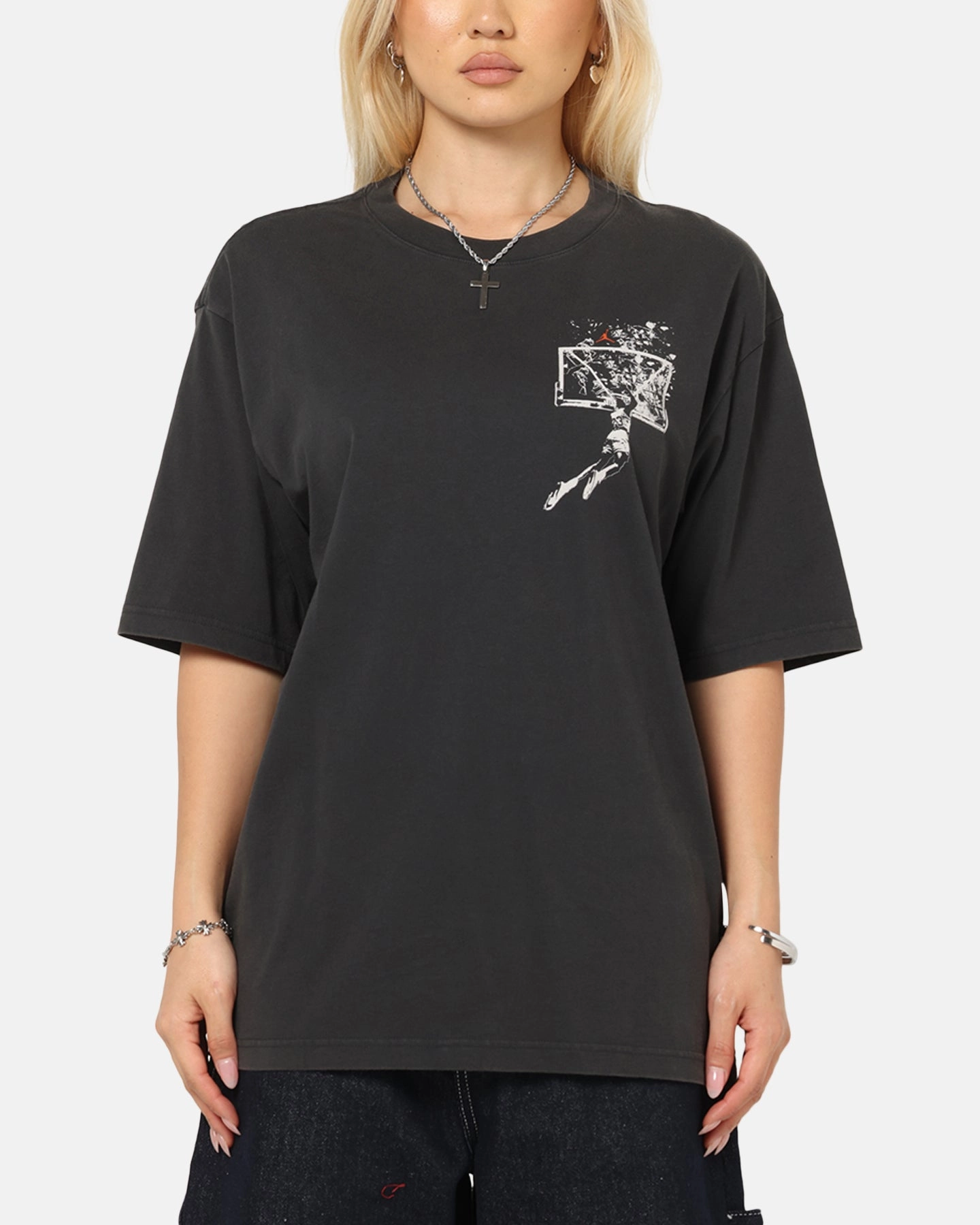 Low Environmental Impact Jordan Brooklyn Shattered Back Board Oversized Graphic T-Shirt Off Noir/Sail