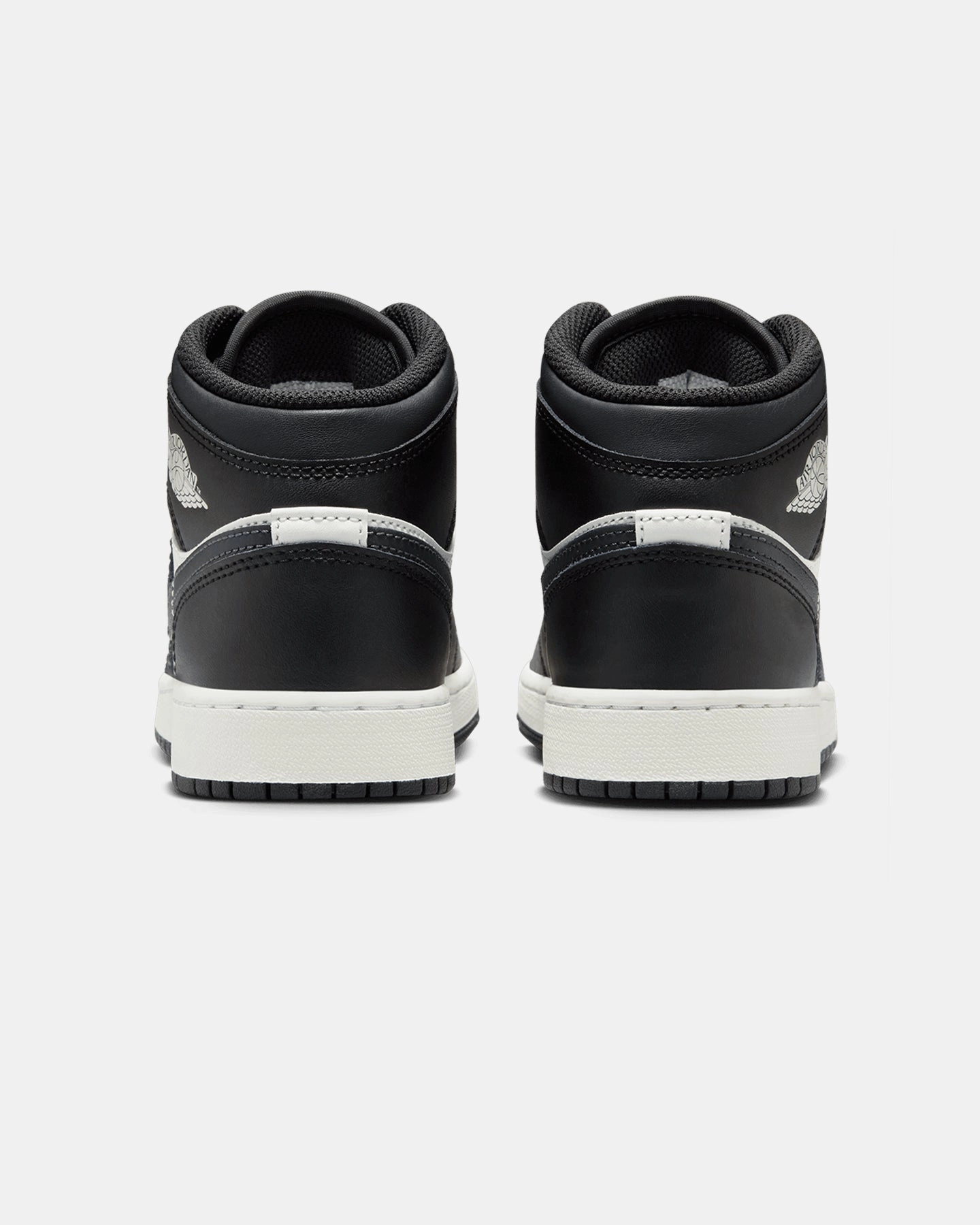 Jordan Kids' Air Jordan 1 Mid (GS) Black/White Sleek Silhouette Active