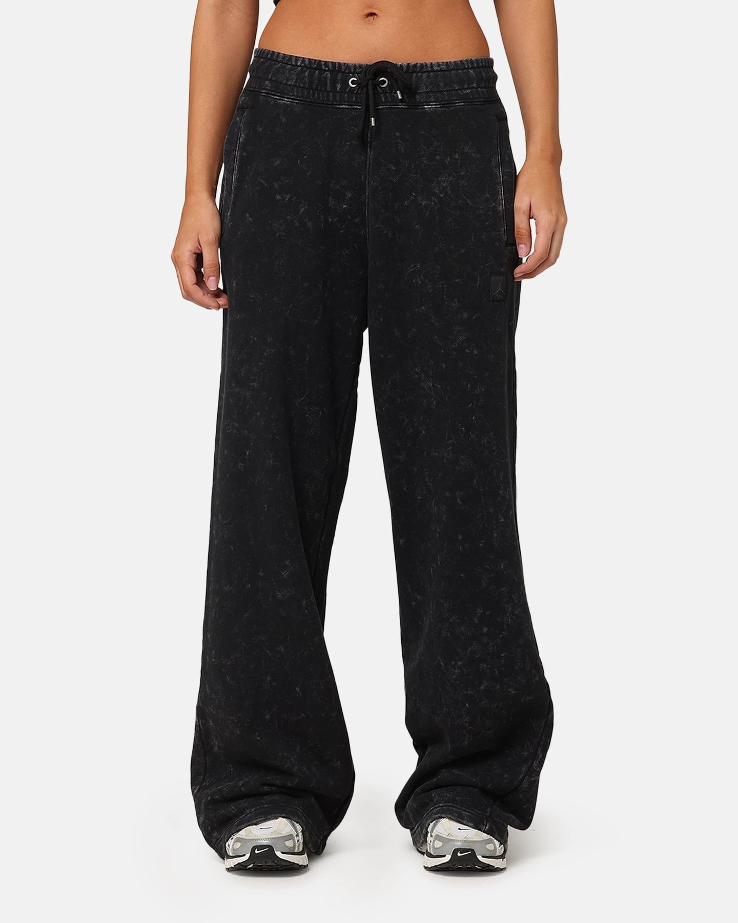 Jordan Women's Flight Fleece Pant Black Active Design Tangle Free Cuffs