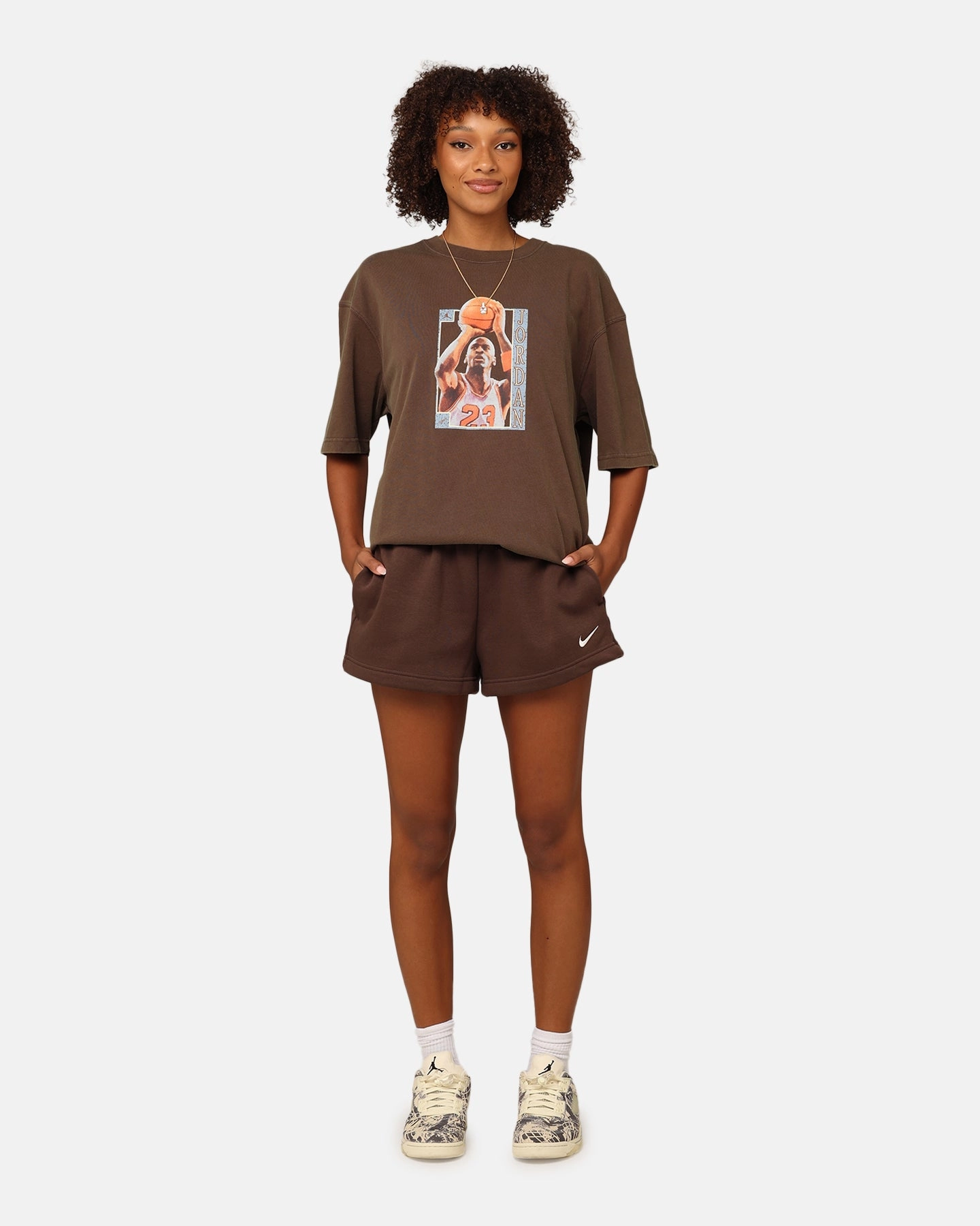 Layered Collar Structure Flexible Neckline Jordan Women's Oversized Graphic T-Shirt Baroque Brown/Legend Coffee