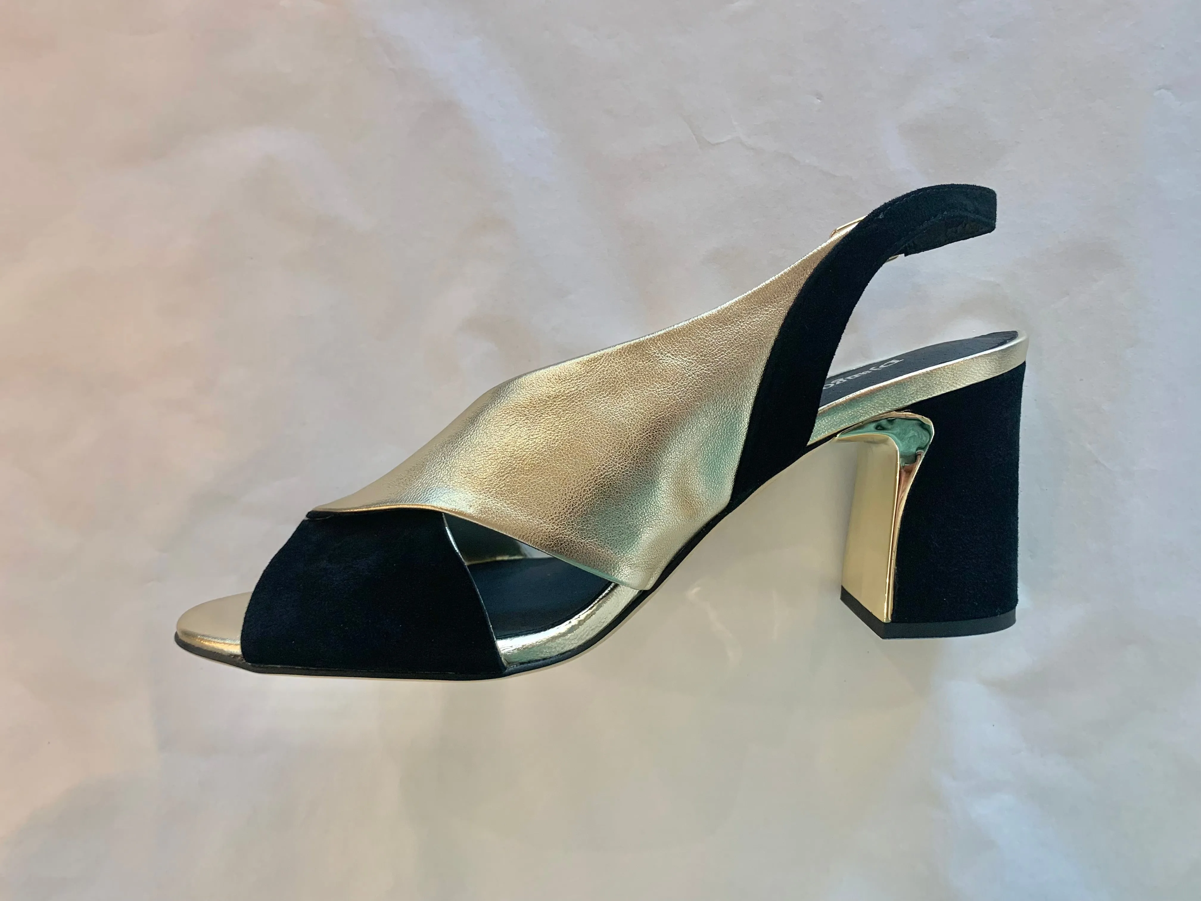 KRUZ BLACK/PALE GOLD