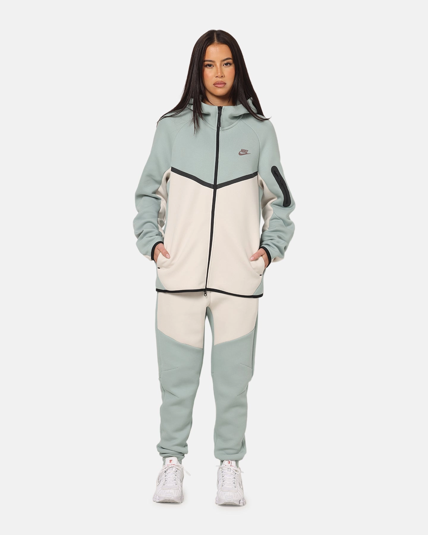 Nike Sportswear Tech Fleece Joggers Dusty Sage Slim Fit Wear