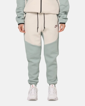 Quick Drying BreathableFabric Nike Sportswear Tech Fleece Joggers Dusty Sage