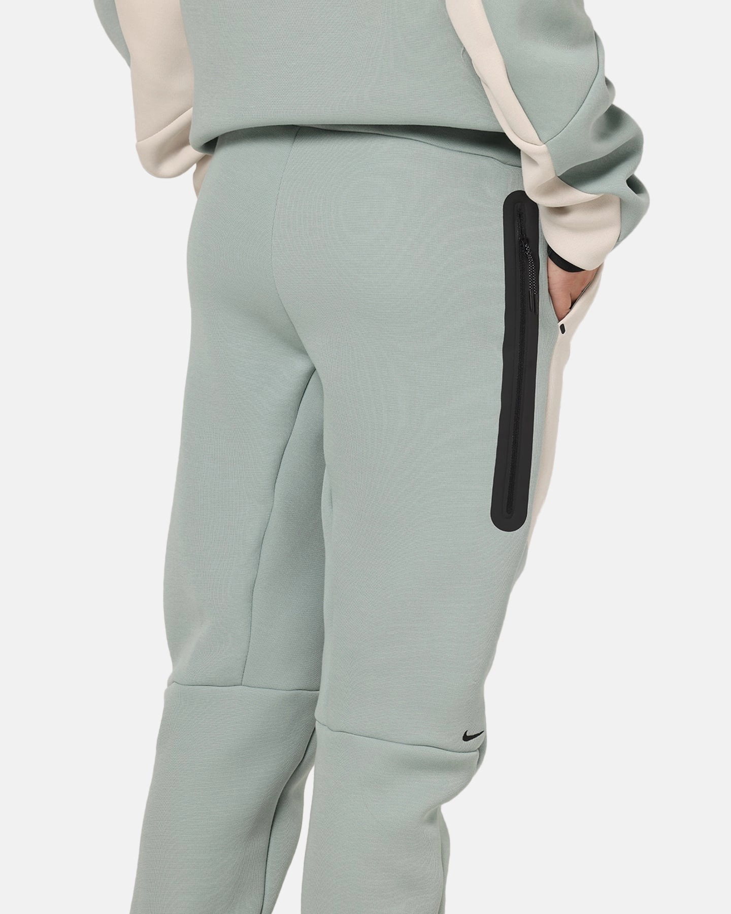 Nike Sportswear Tech Fleece Joggers Dusty Sage Thermal Lining Built-in shorts
