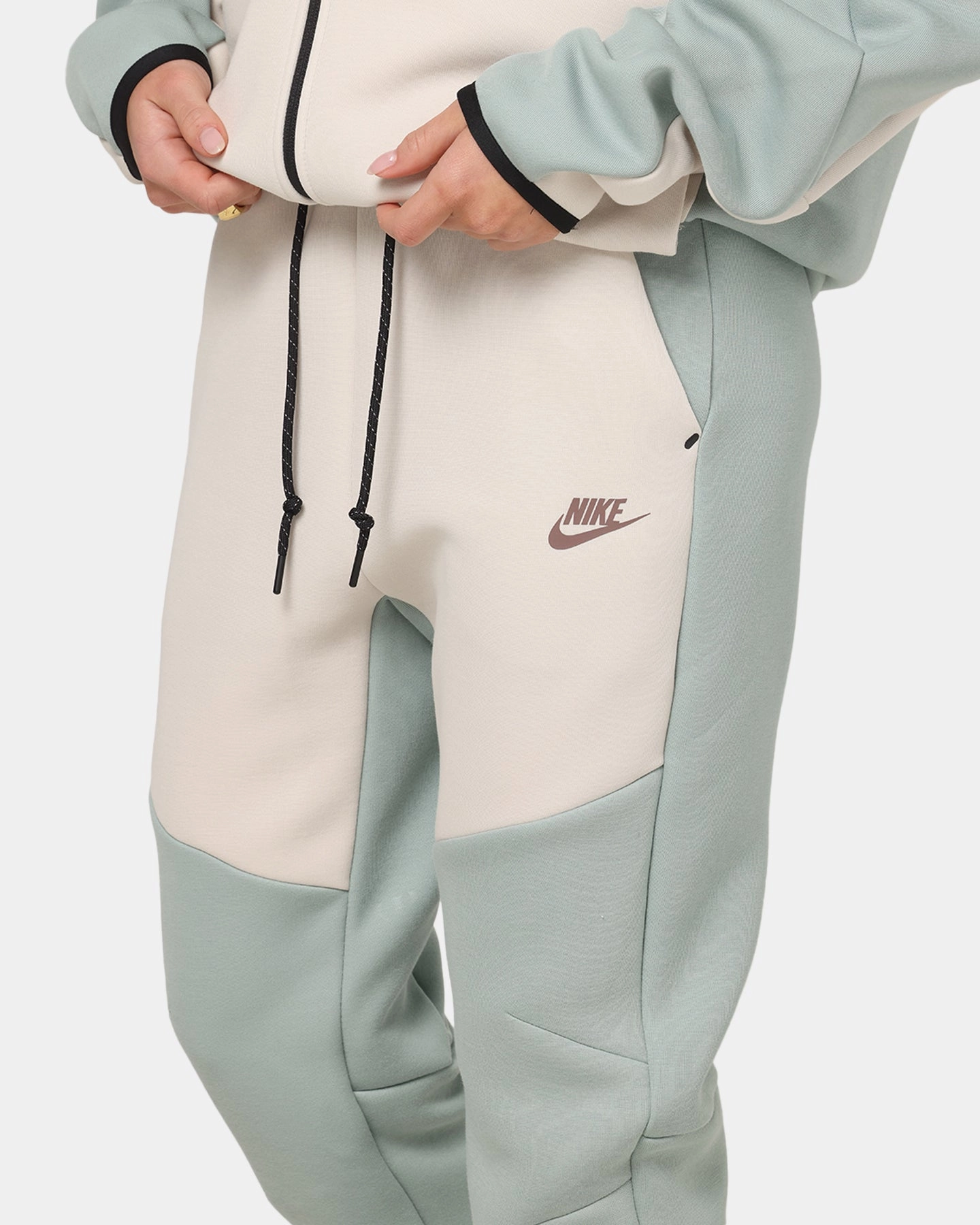 Nike Sportswear Tech Fleece Joggers Dusty Sage Breath Fit Performance Layer