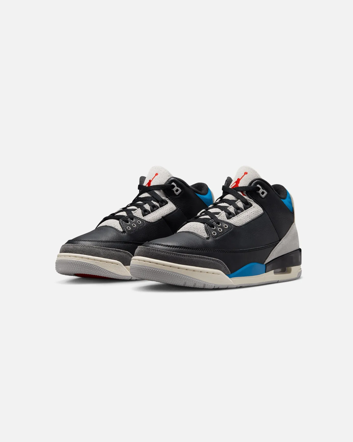 Thermoregulating Material Pull Tab Jordan Air Jordan 3 Retro "Rare Air" Black/Chile Red-Neutral Grey