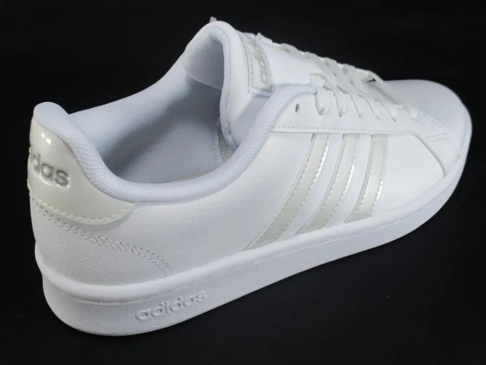 Shock Absorption Midsole Toe box padding Adidas scarpa sneakers da donna Grand Court EE8172 bianco