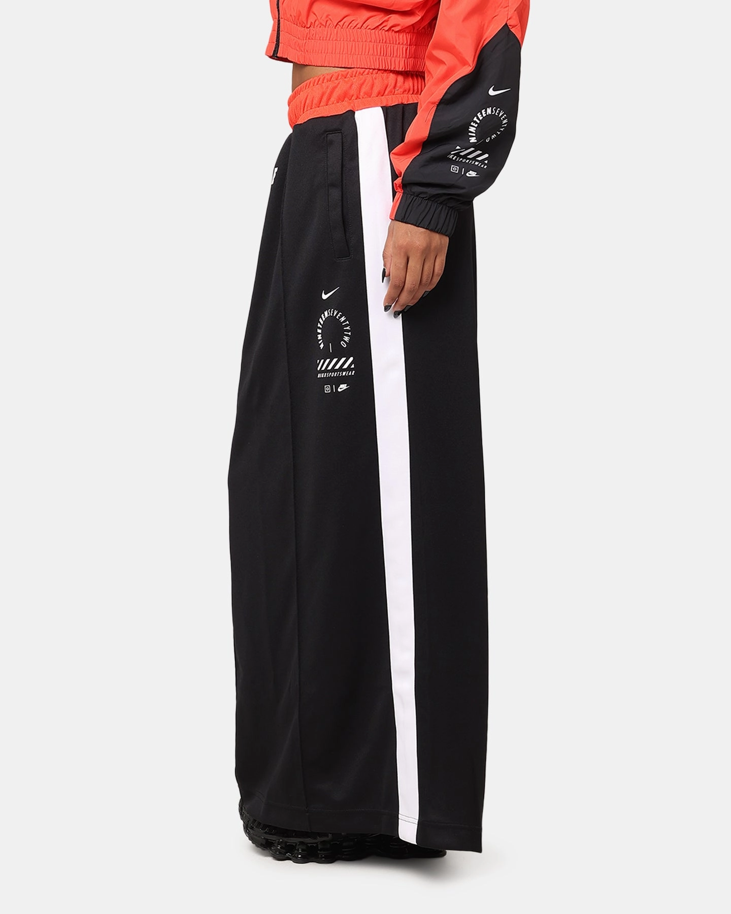 Nike Women's Sportswear PK Skirt Black/Light Crimson/White Roomy Shape Versatile Design