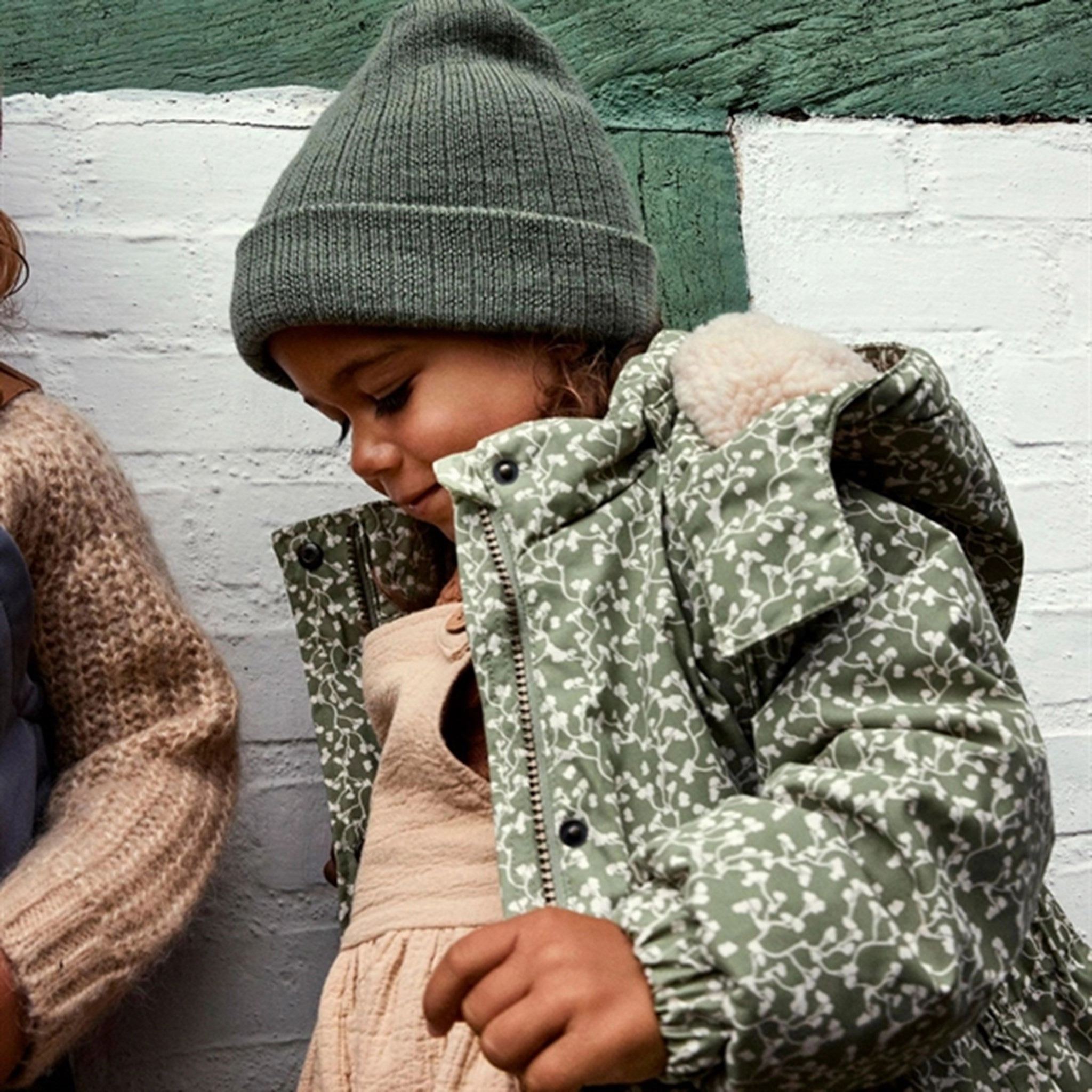Articulated Sleeves FoldableStorageCapability Lil'Atelier Oil Green Gudruna Padded Jacket AOP