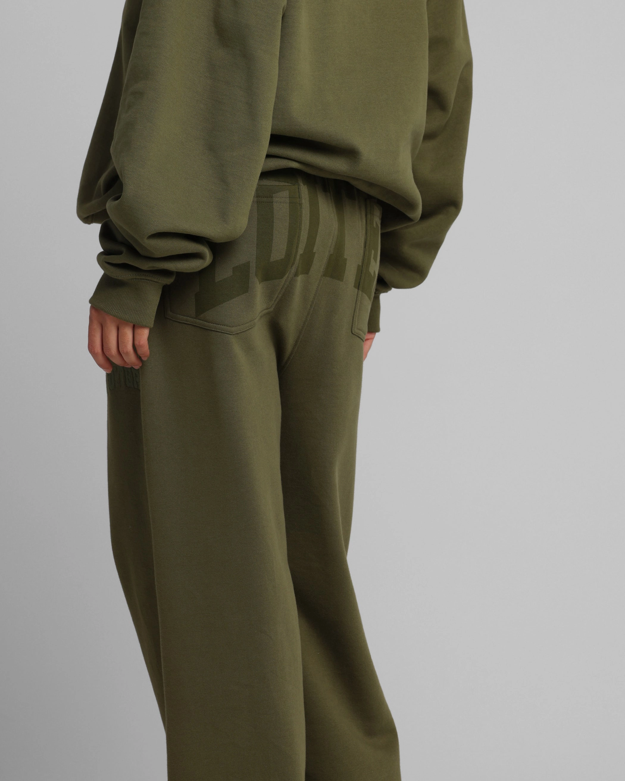 Comfort Base Loiter Arch Premium Sweat Pants Khaki