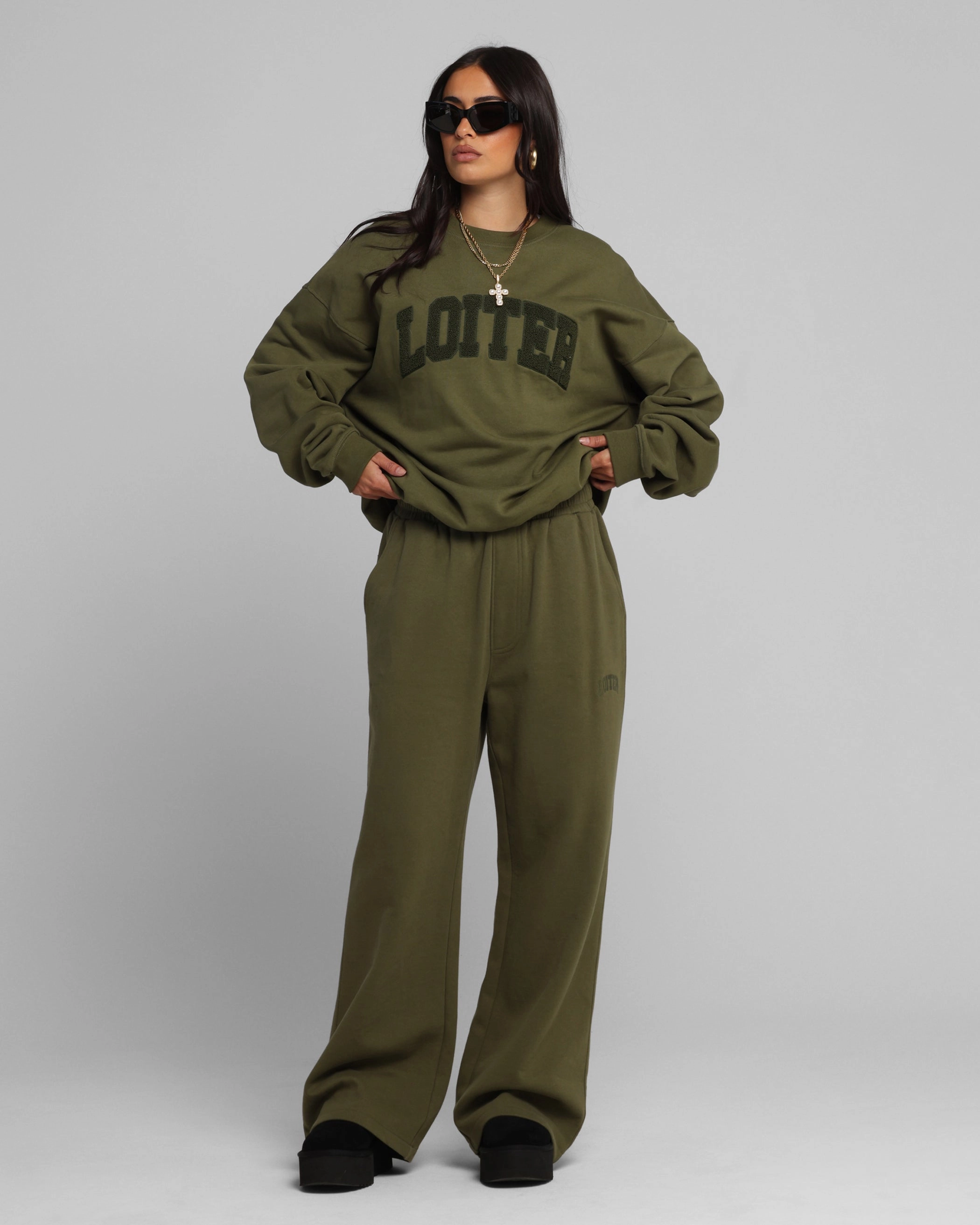 Loiter Arch Premium Sweat Pants Khaki breath easy Day Hike