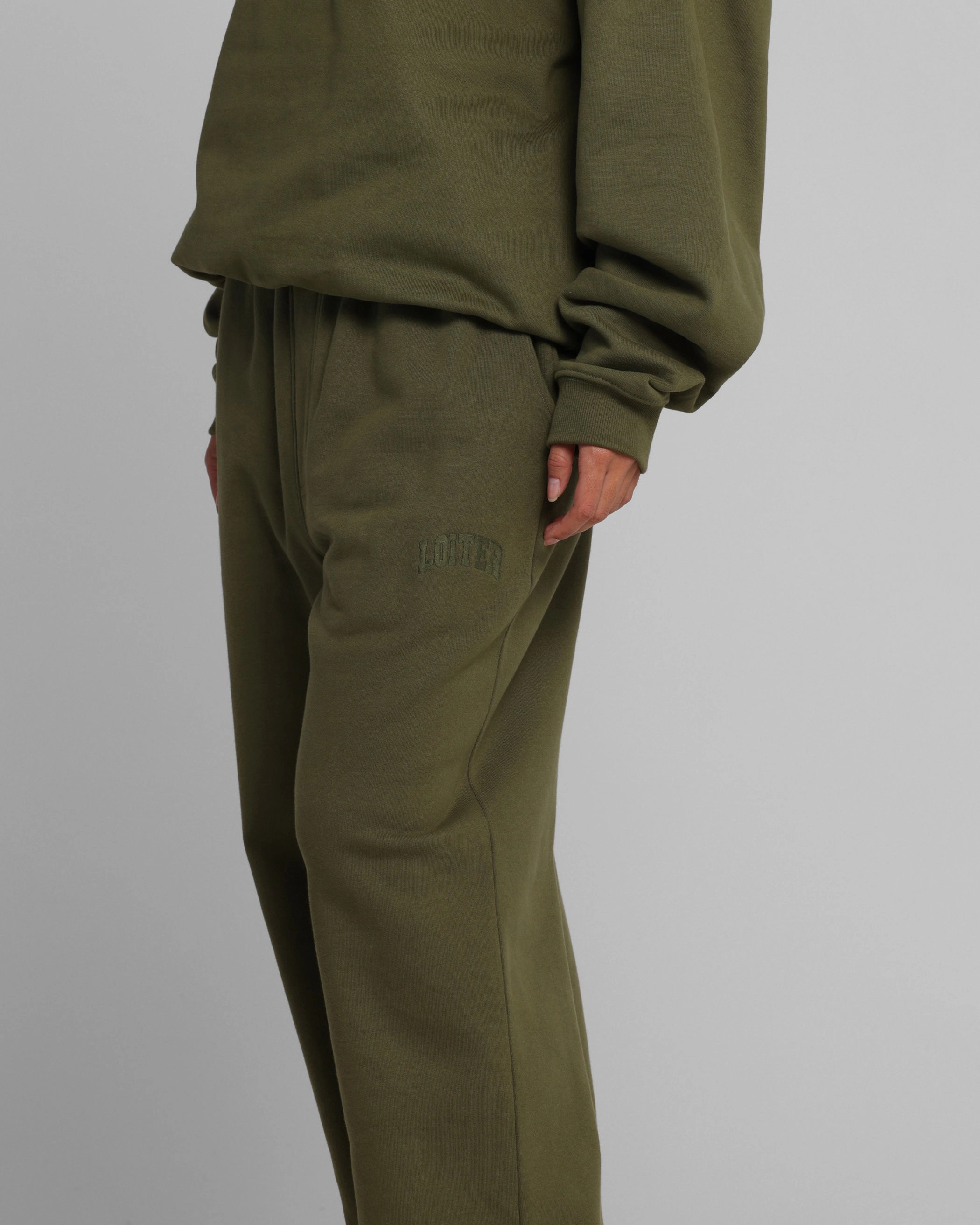 Hidden Pocket System Loiter Arch Premium Sweat Pants Khaki