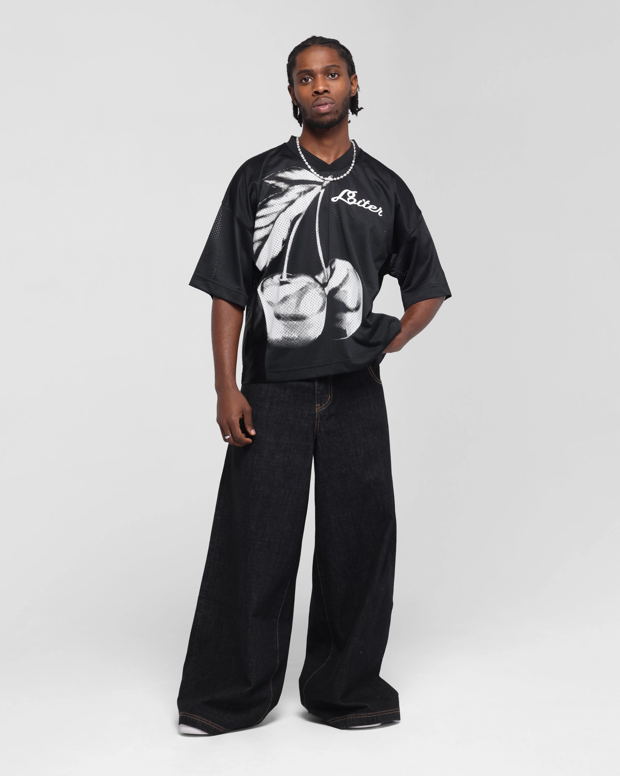 Loiter Cherry Jersey Black Ergonomic Articulated Fit
