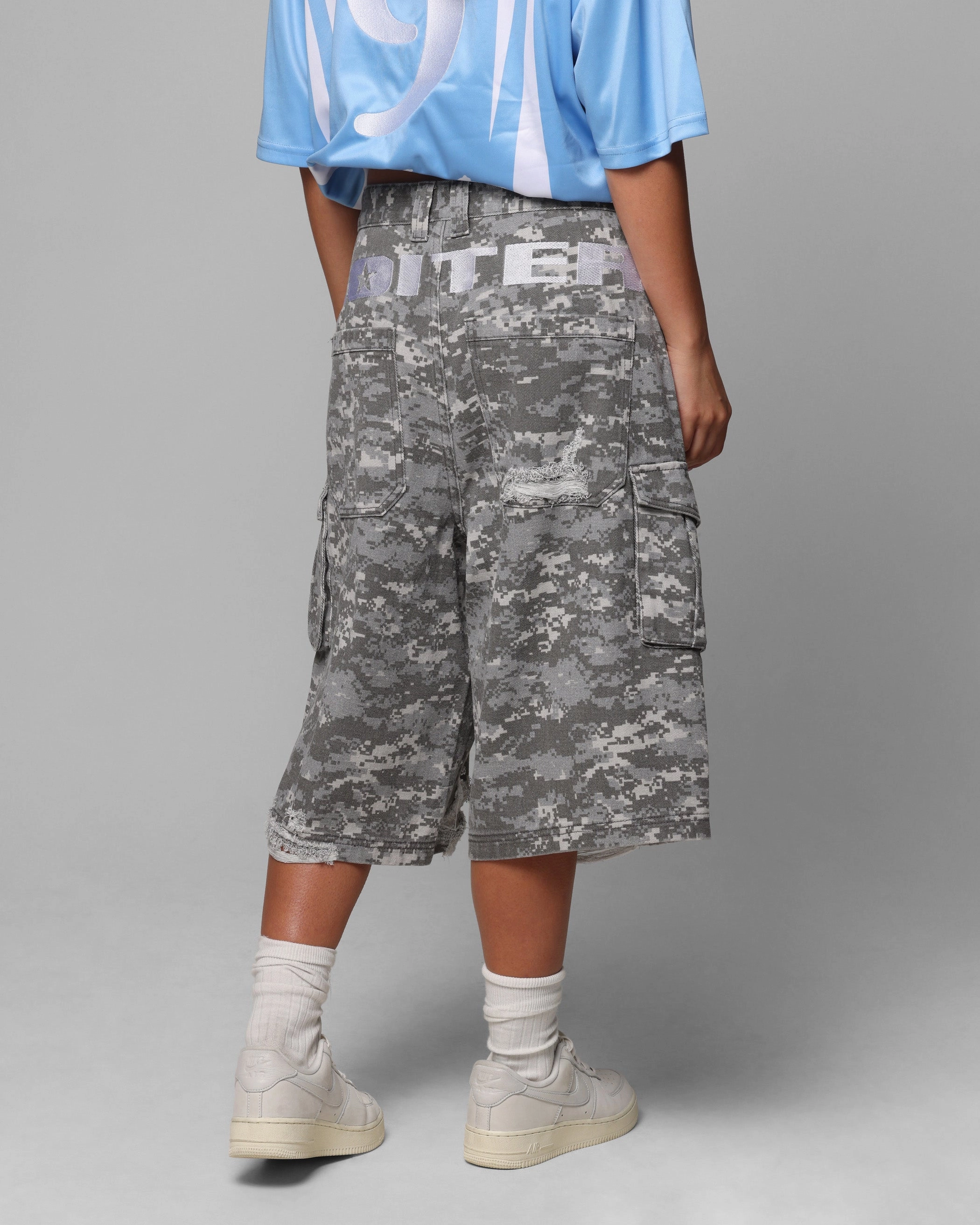 Classic Design Loiter Collateral Cargo Shorts Snow Camo