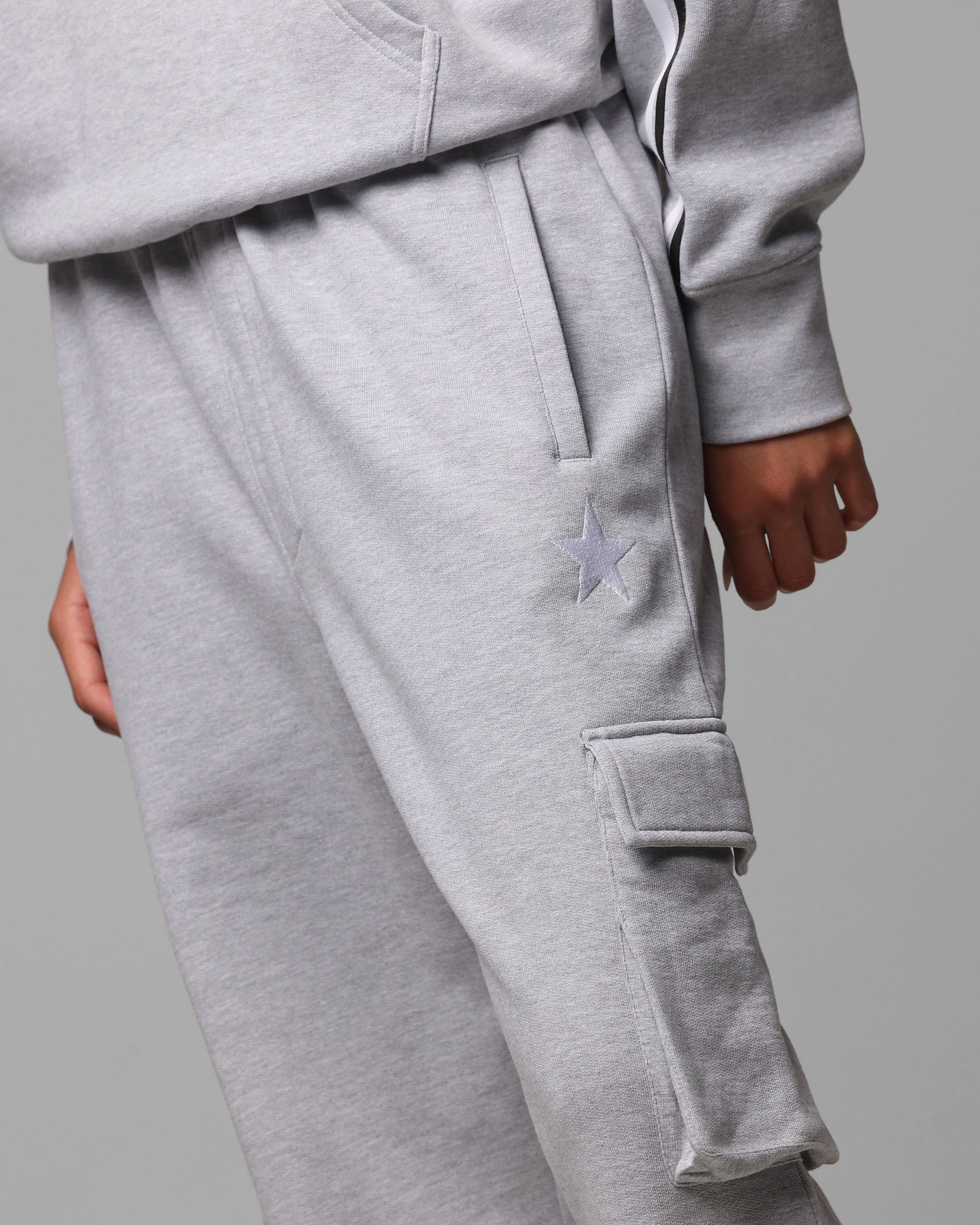 Body Fit Double Needle Stitching Loiter Premium Essentials Sweatpants Grey Marle