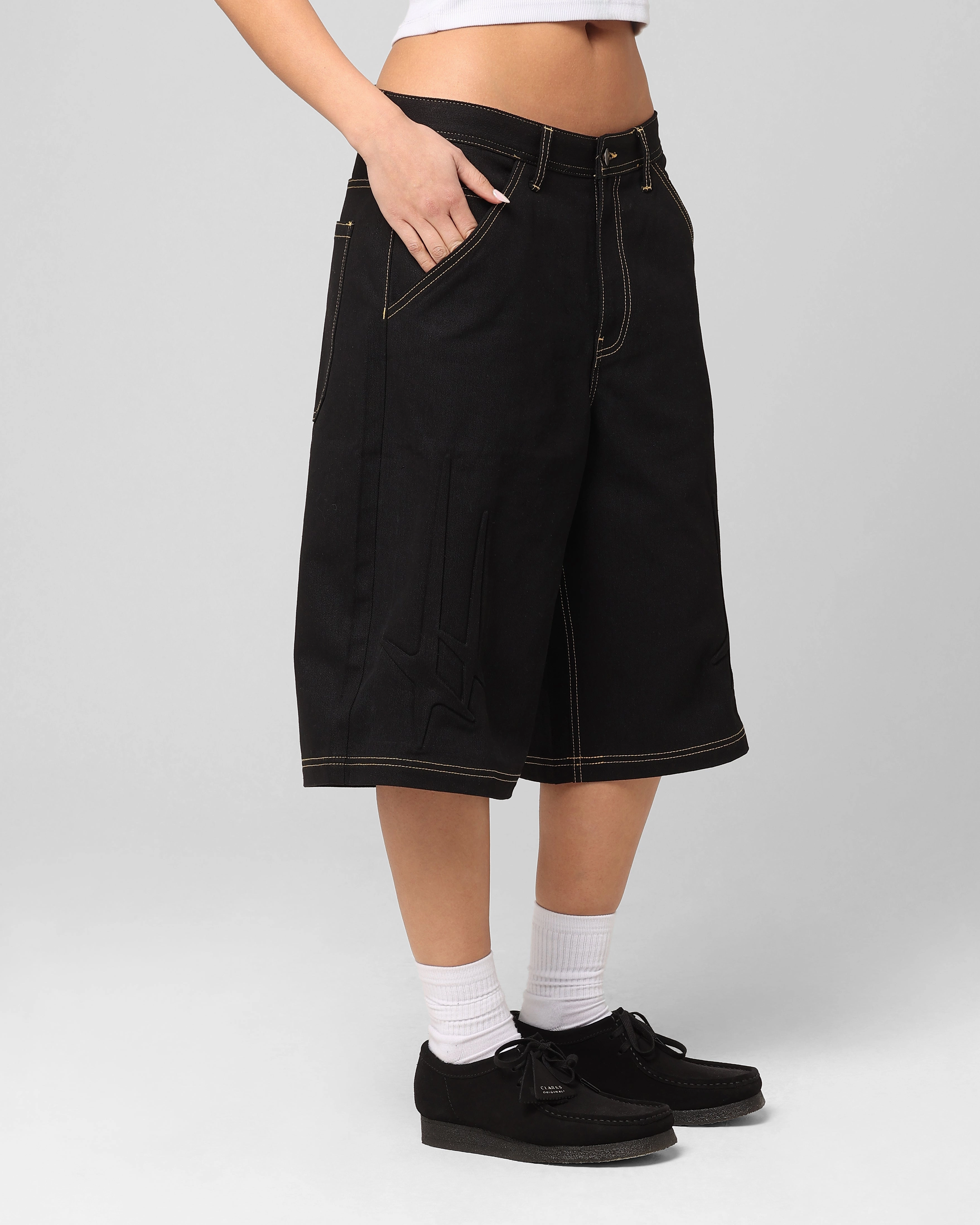 Cozy Feel Loiter Star Child Jorts Black