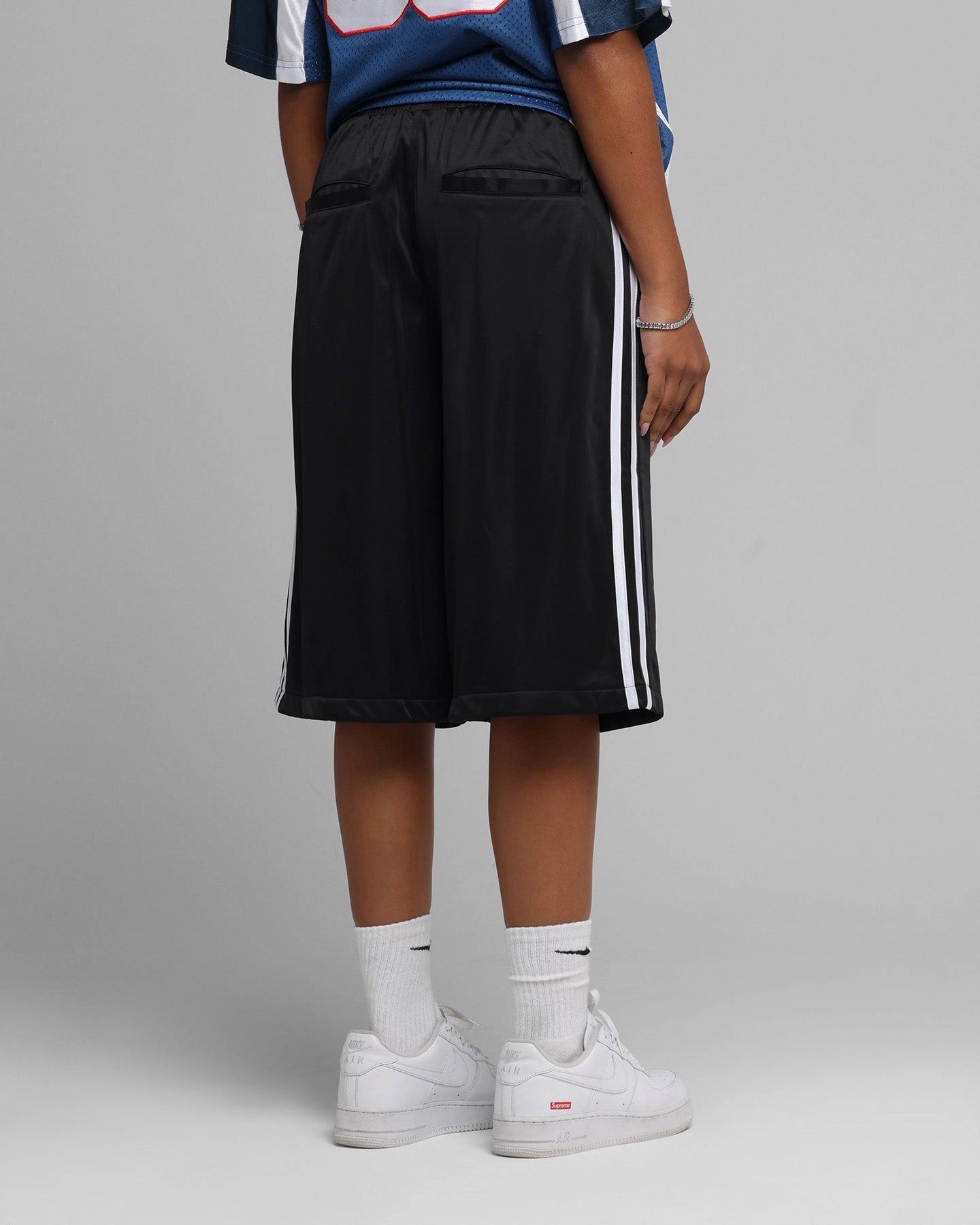 Loiter Track 3 Quarter Shorts Black Agile Fit